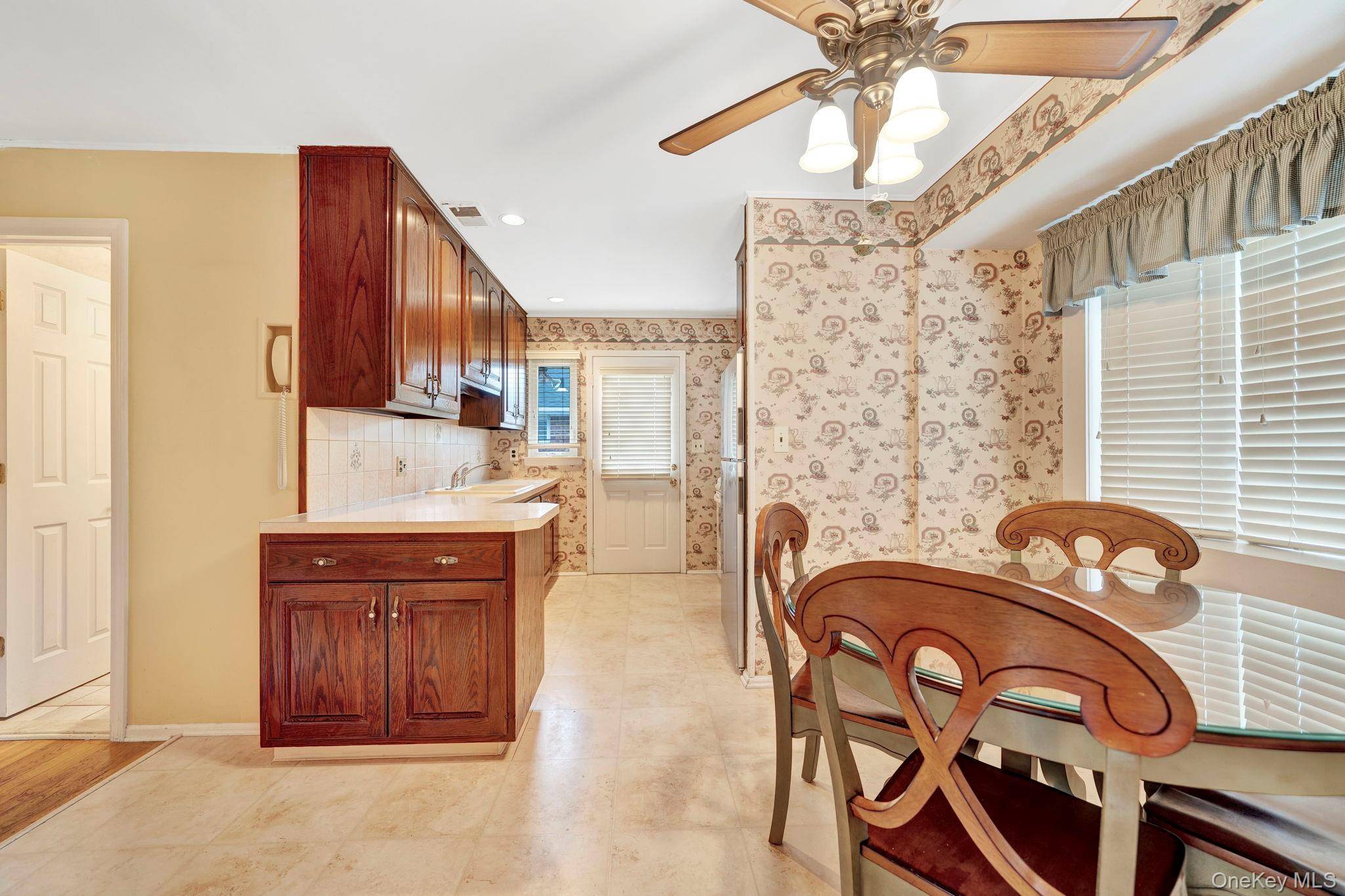 Casa com 3 Quartos à Venda em Levittown - Nova Iorque - EUA - 5