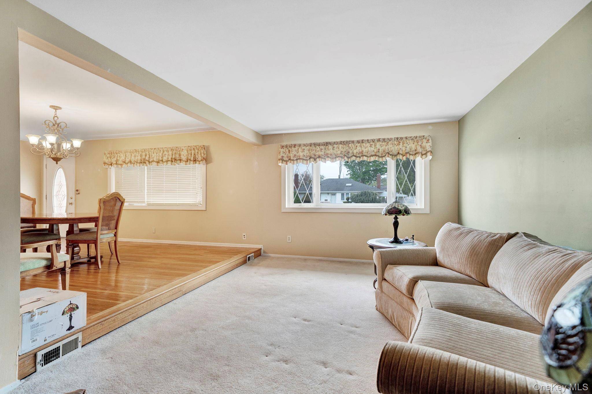Casa com 3 Quartos à Venda em Levittown - Nova Iorque - EUA - 7