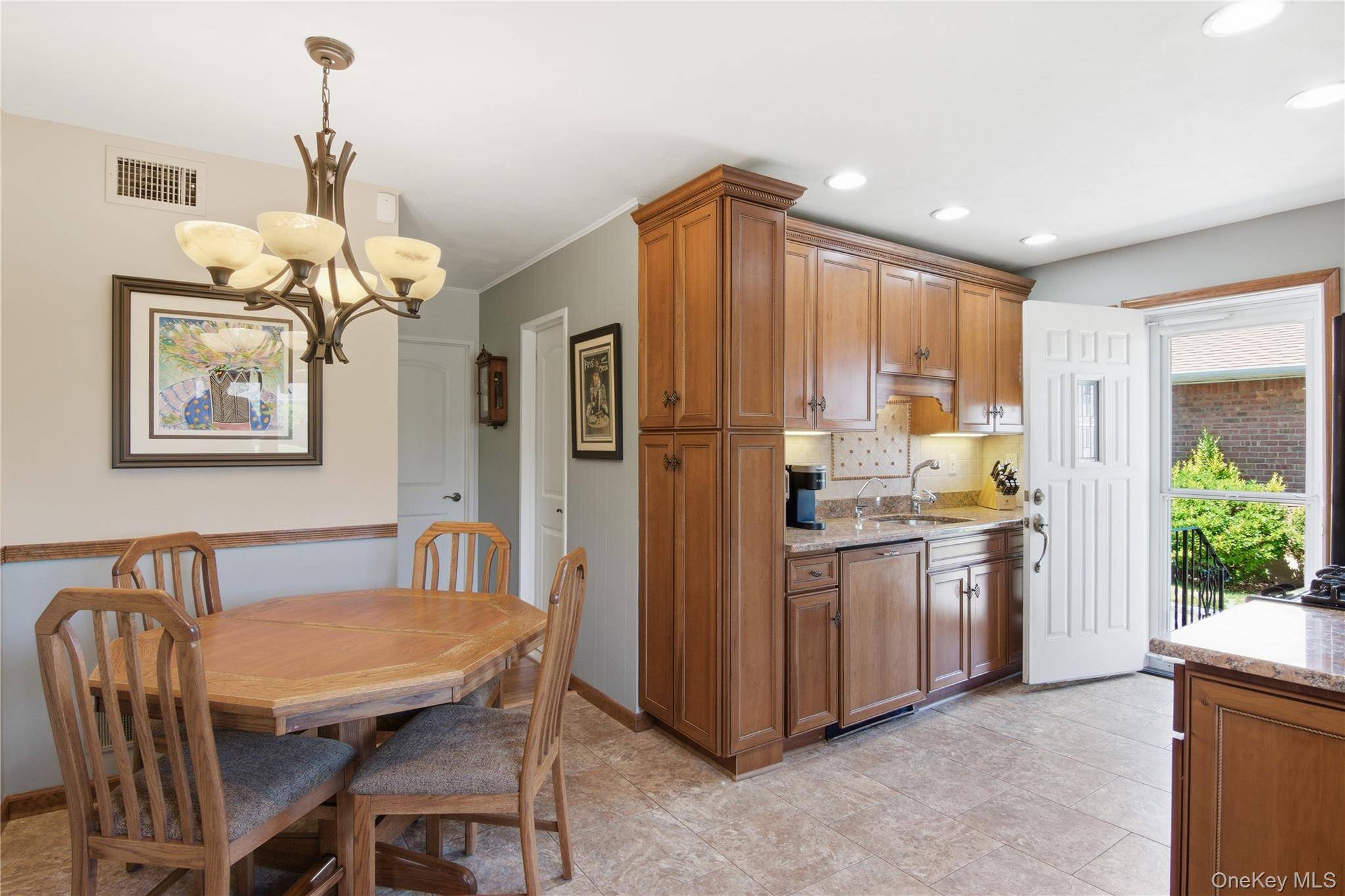 Casa com 3 Quartos à Venda em Levittown - Nova Iorque - EUA - 8