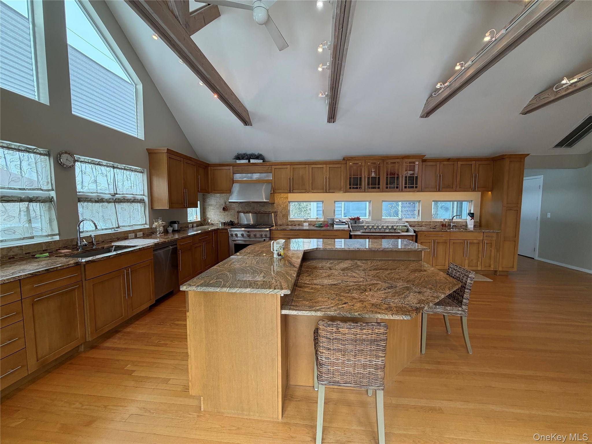 3 Bedroom Home for Sale in Lido Beach - New York - USA - 6