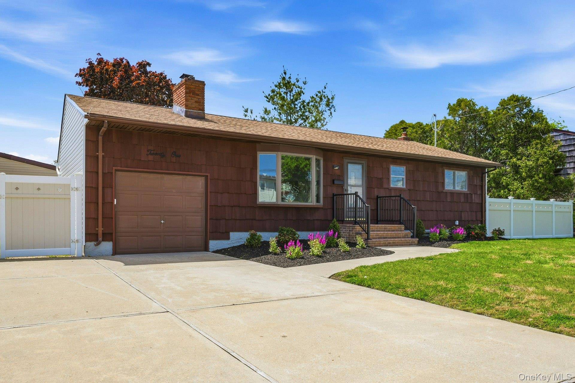 Casa com 3 Quartos à Venda em Lindenhurst - Nova Iorque - EUA - 4
