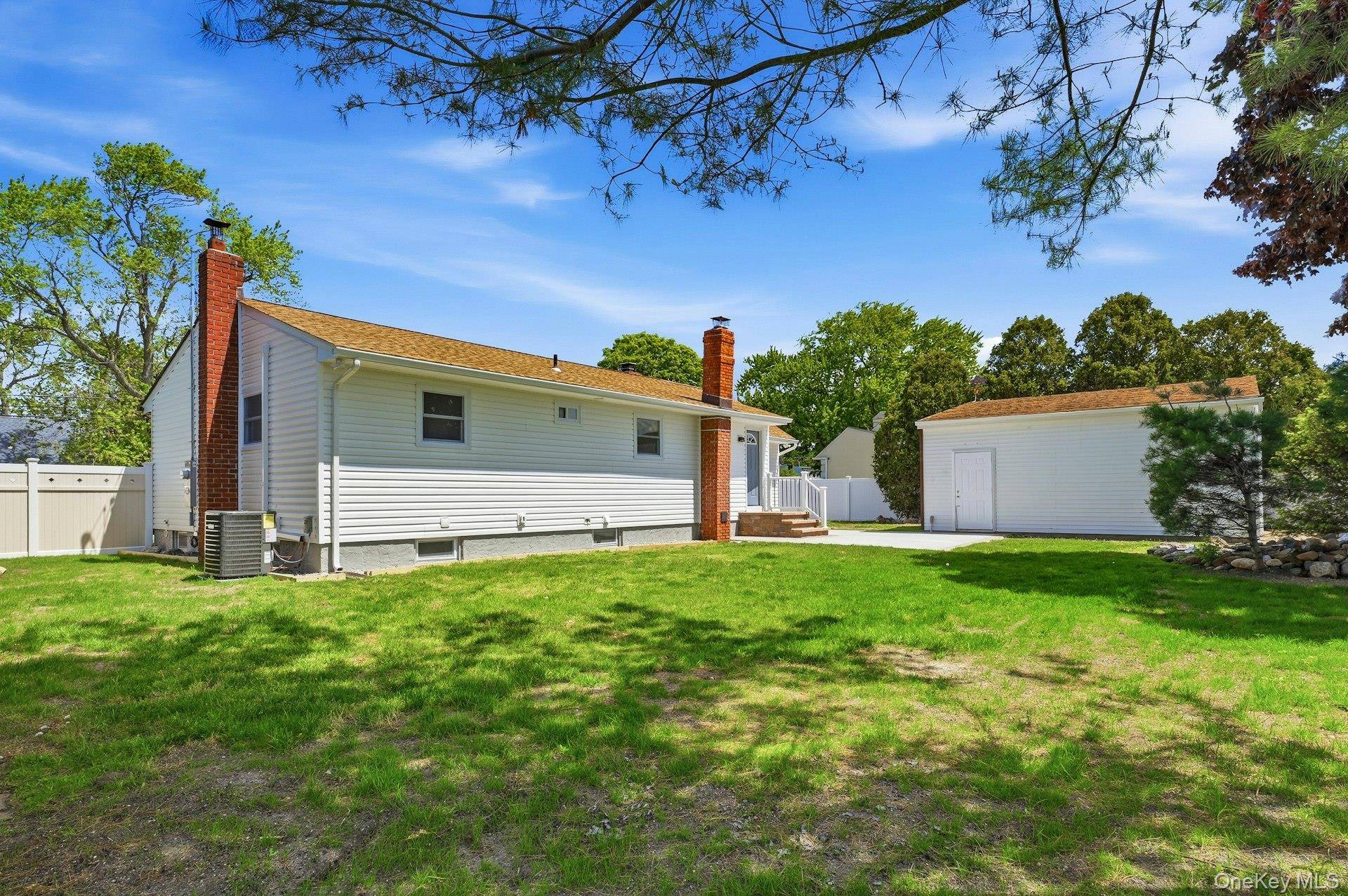Casa com 3 Quartos à Venda em Lindenhurst - Nova Iorque - EUA - 8