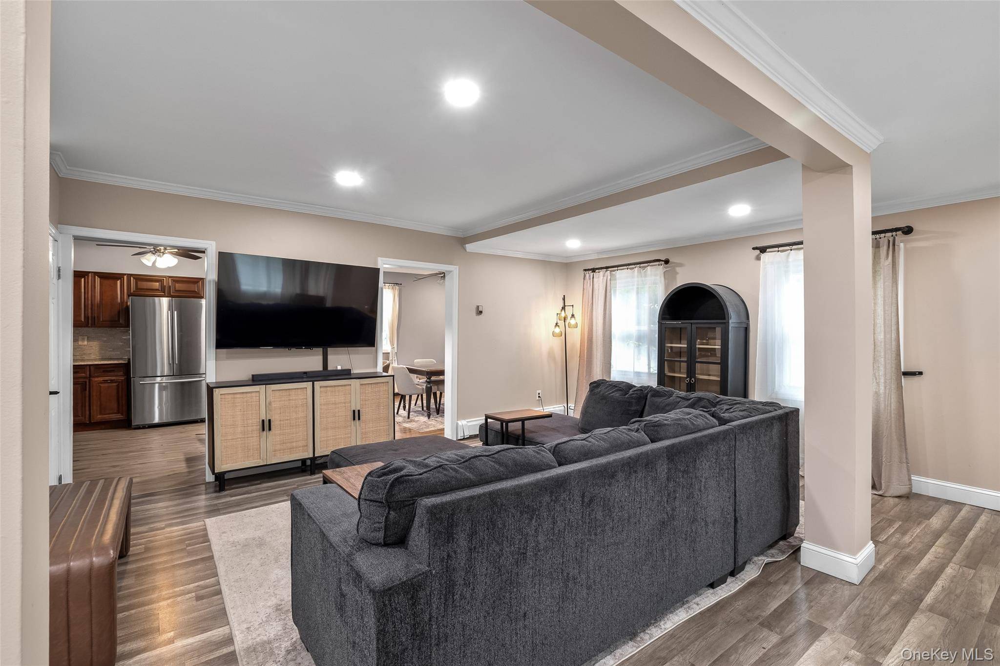 Casa de 3 Dormitorios en Venta en Lindenhurst - Nueva York - EE. UU. - 4