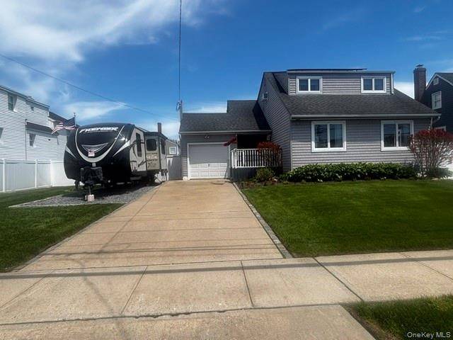Casa com 3 Quartos à Venda em Lindenhurst - Nova Iorque - EUA - 2