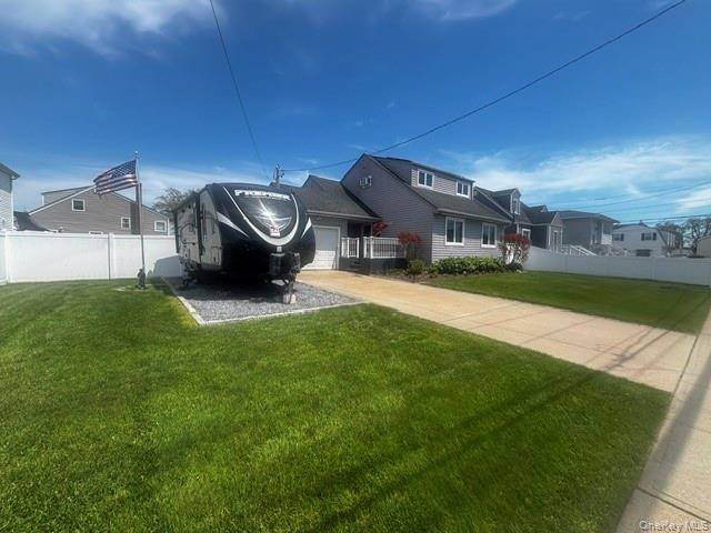 Casa com 3 Quartos à Venda em Lindenhurst - Nova Iorque - EUA - 3