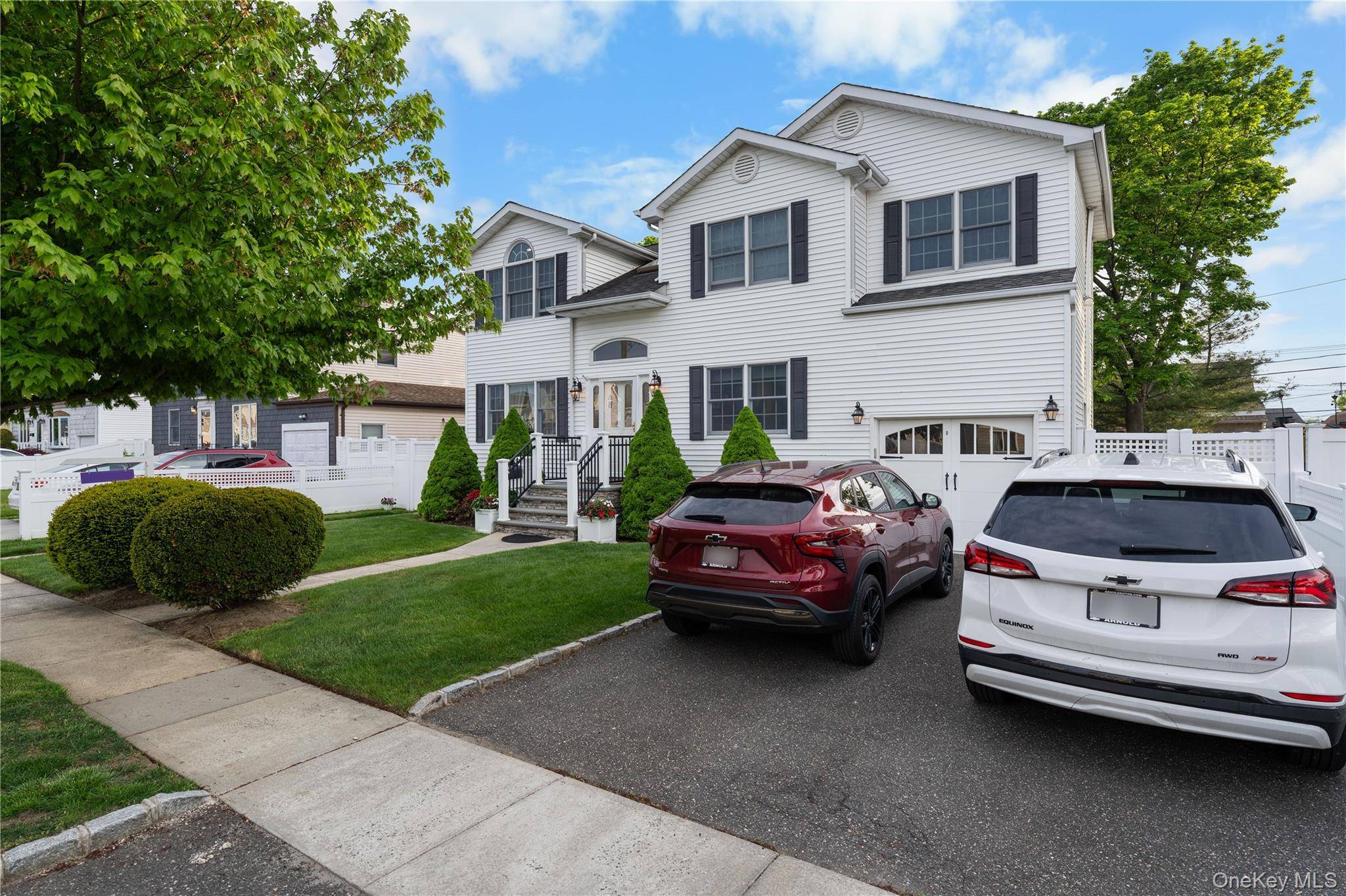 Casa com 3 Quartos à Venda em Lindenhurst - Nova Iorque - EUA - 2