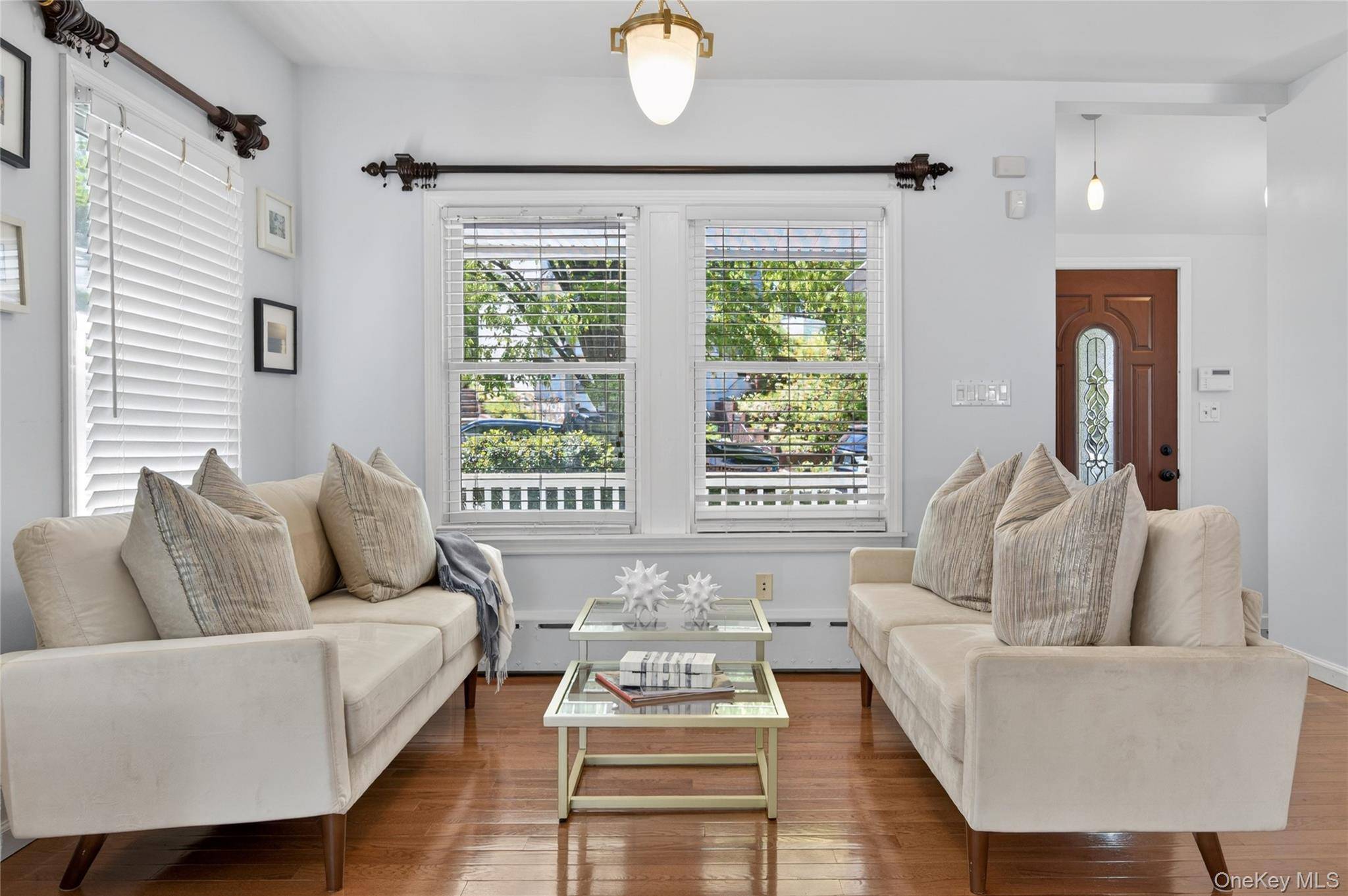 Casa de 3 Dormitorios en Venta en Little Neck - Nueva York - EE. UU. - 7