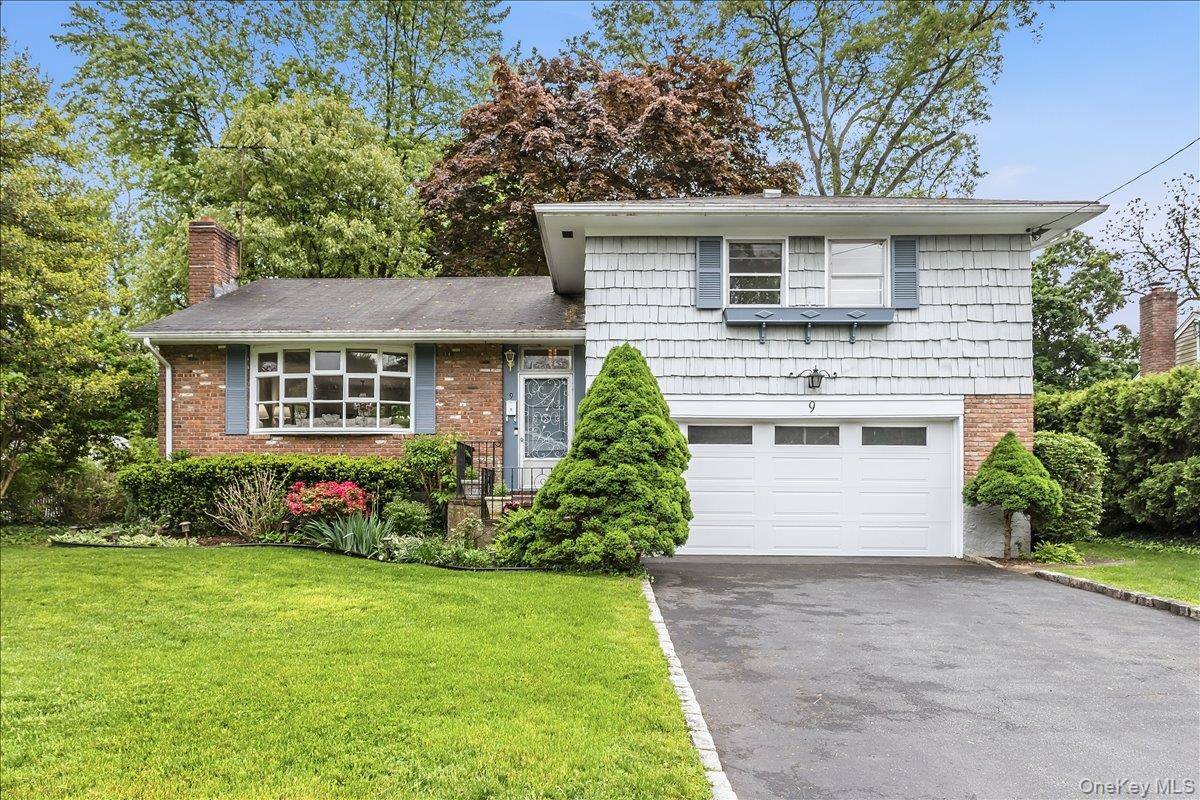 3 Bedroom Home for Sale in Locust Valley - New York - USA - 1