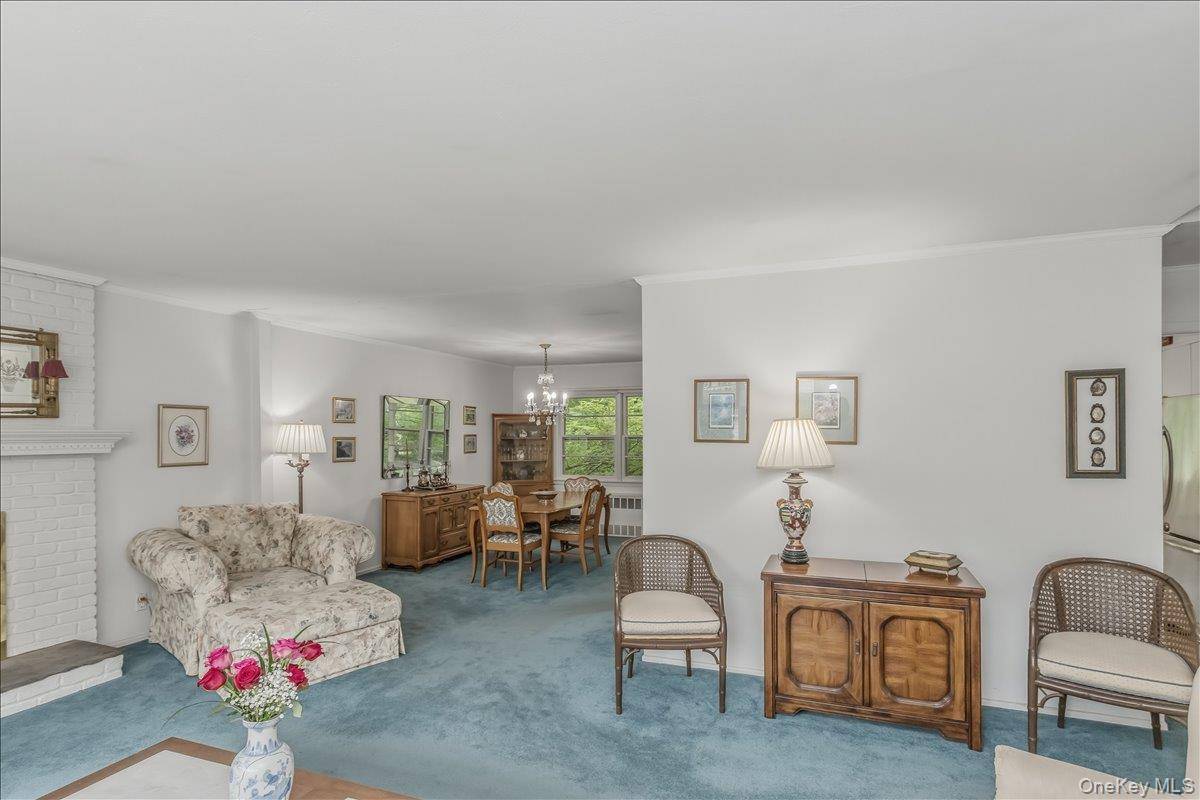 3 Bedroom Home for Sale in Locust Valley - New York - USA - 6