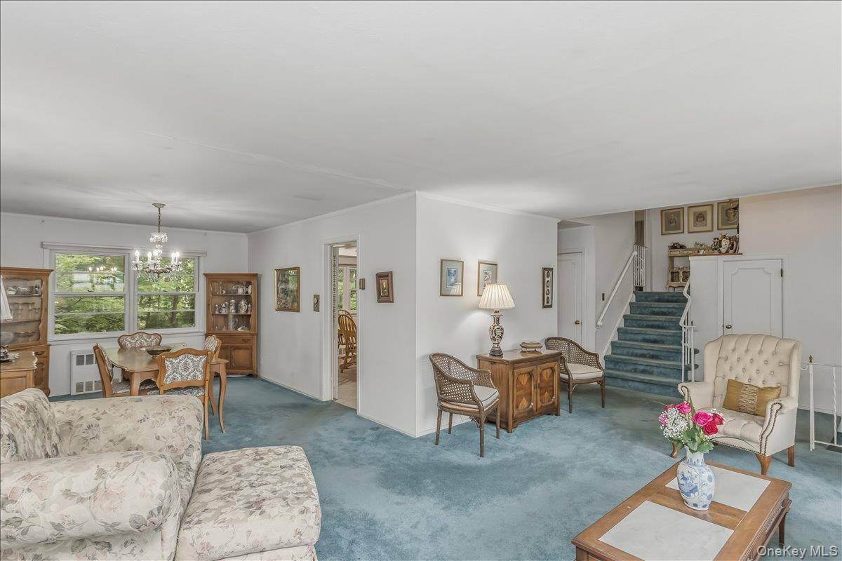 3 Bedroom Home for Sale in Locust Valley - New York - USA - 7