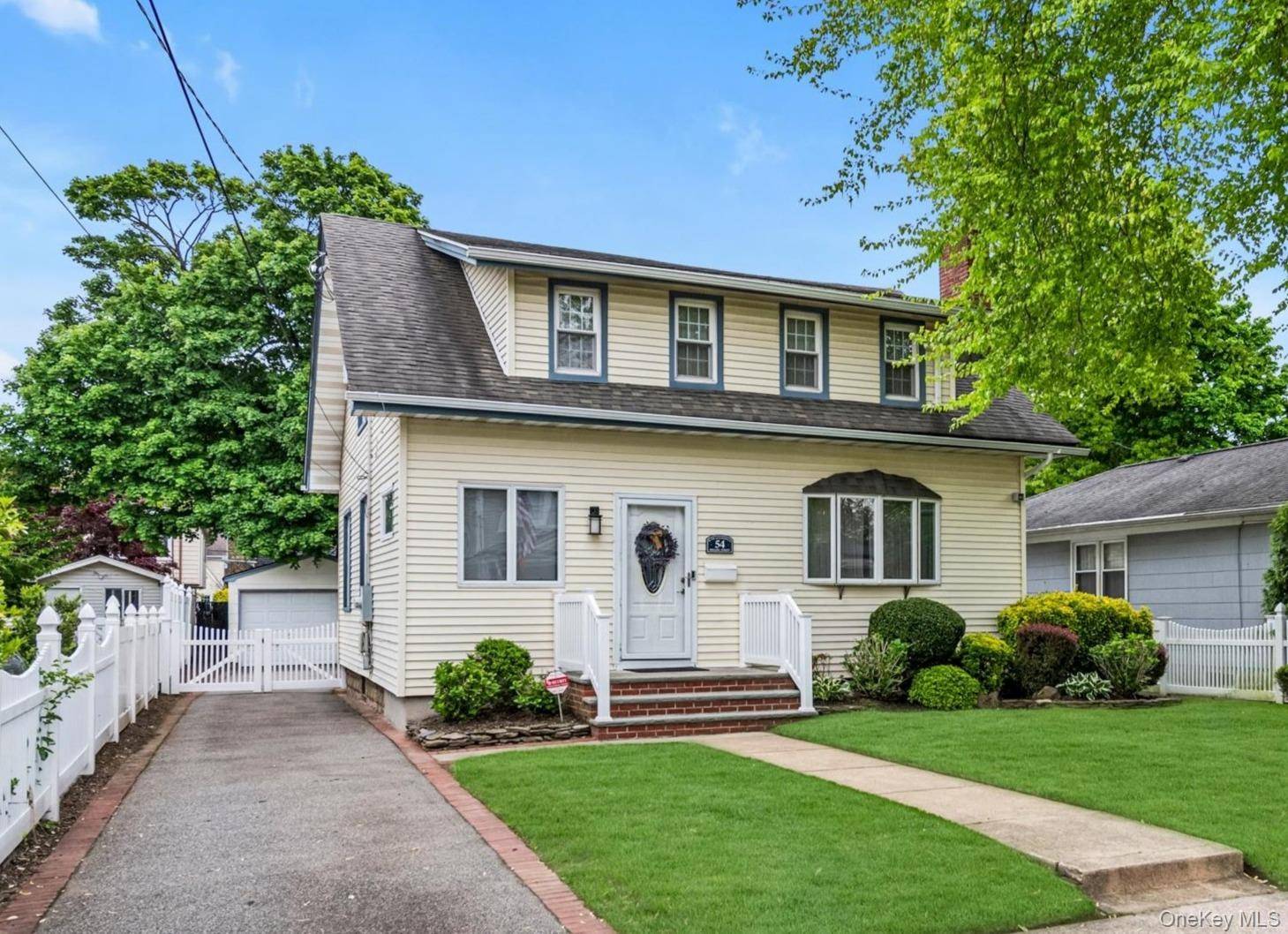 Casa com 3 Quartos à Venda em Lynbrook - Nova Iorque - EUA - 1