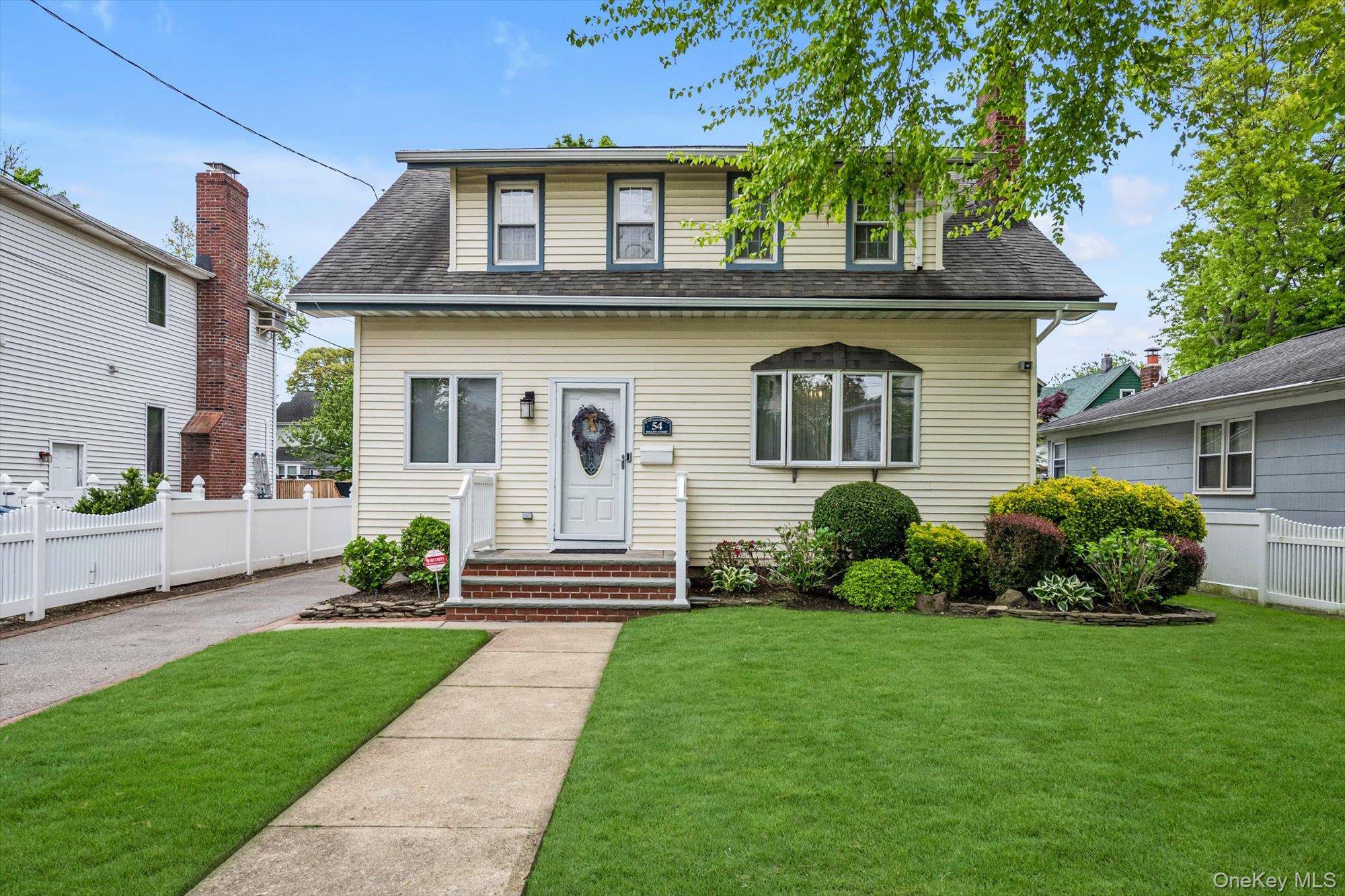Casa com 3 Quartos à Venda em Lynbrook - Nova Iorque - EUA - 2