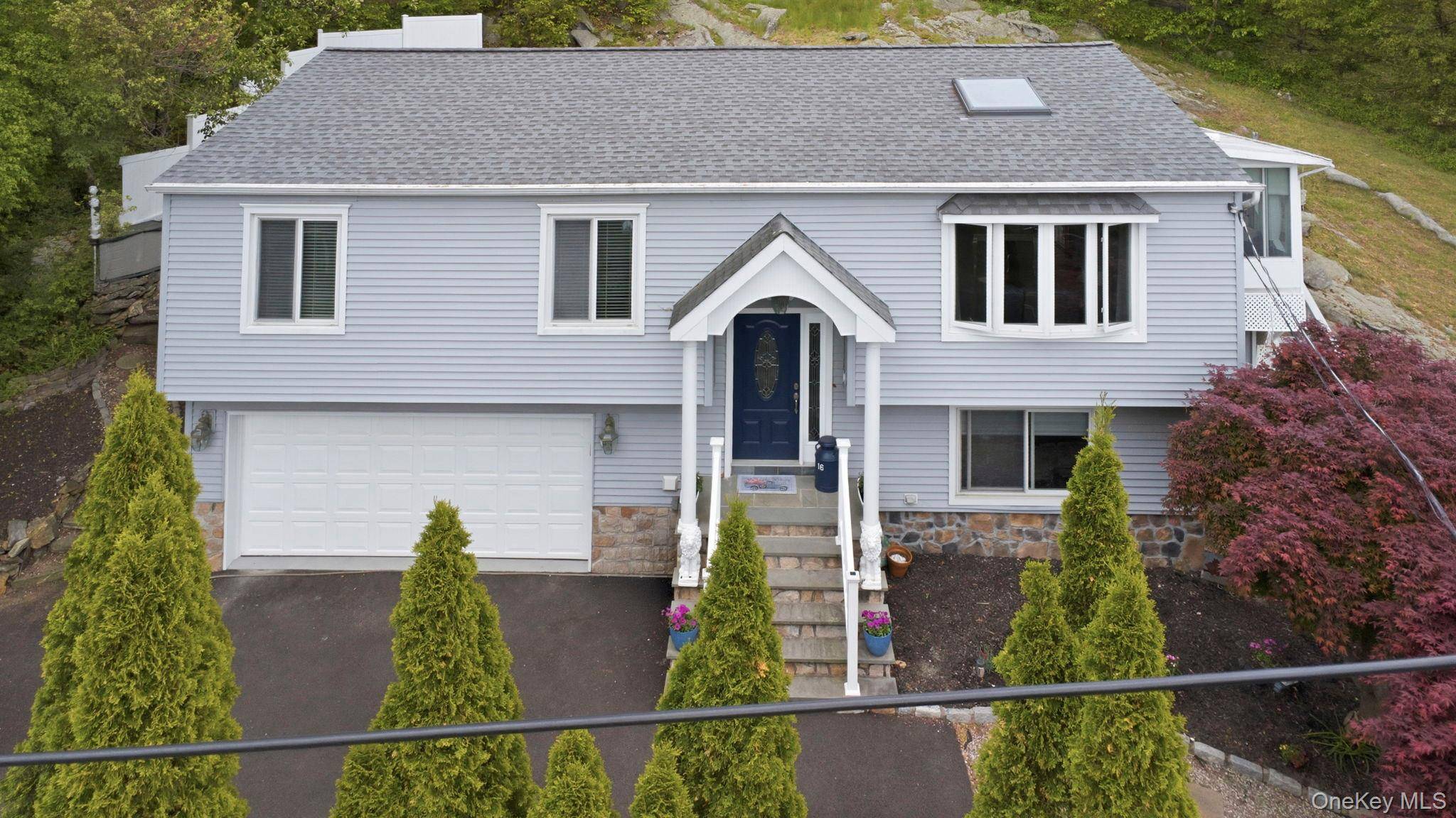 Casa de 3 Dormitorios en Venta en Mahopac - Nueva York - EE. UU. - 1