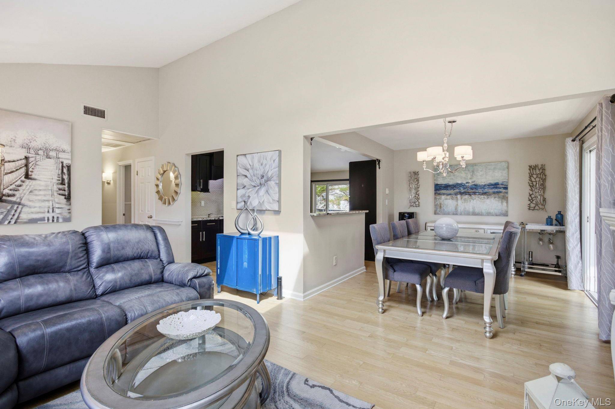 Casa de 3 Dormitorios en Venta en Mahopac - Nueva York - EE. UU. - 4
