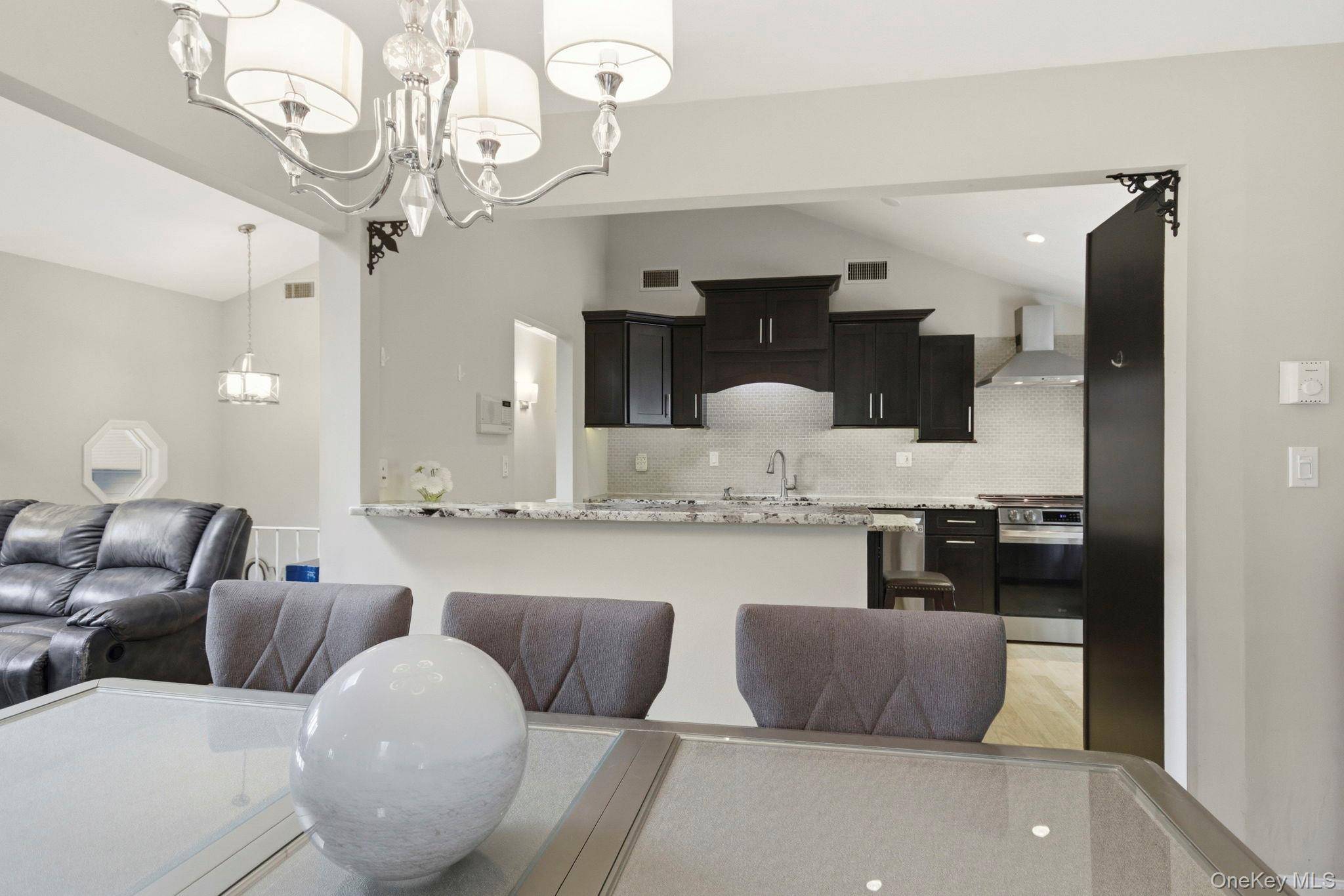 Casa de 3 Dormitorios en Venta en Mahopac - Nueva York - EE. UU. - 5