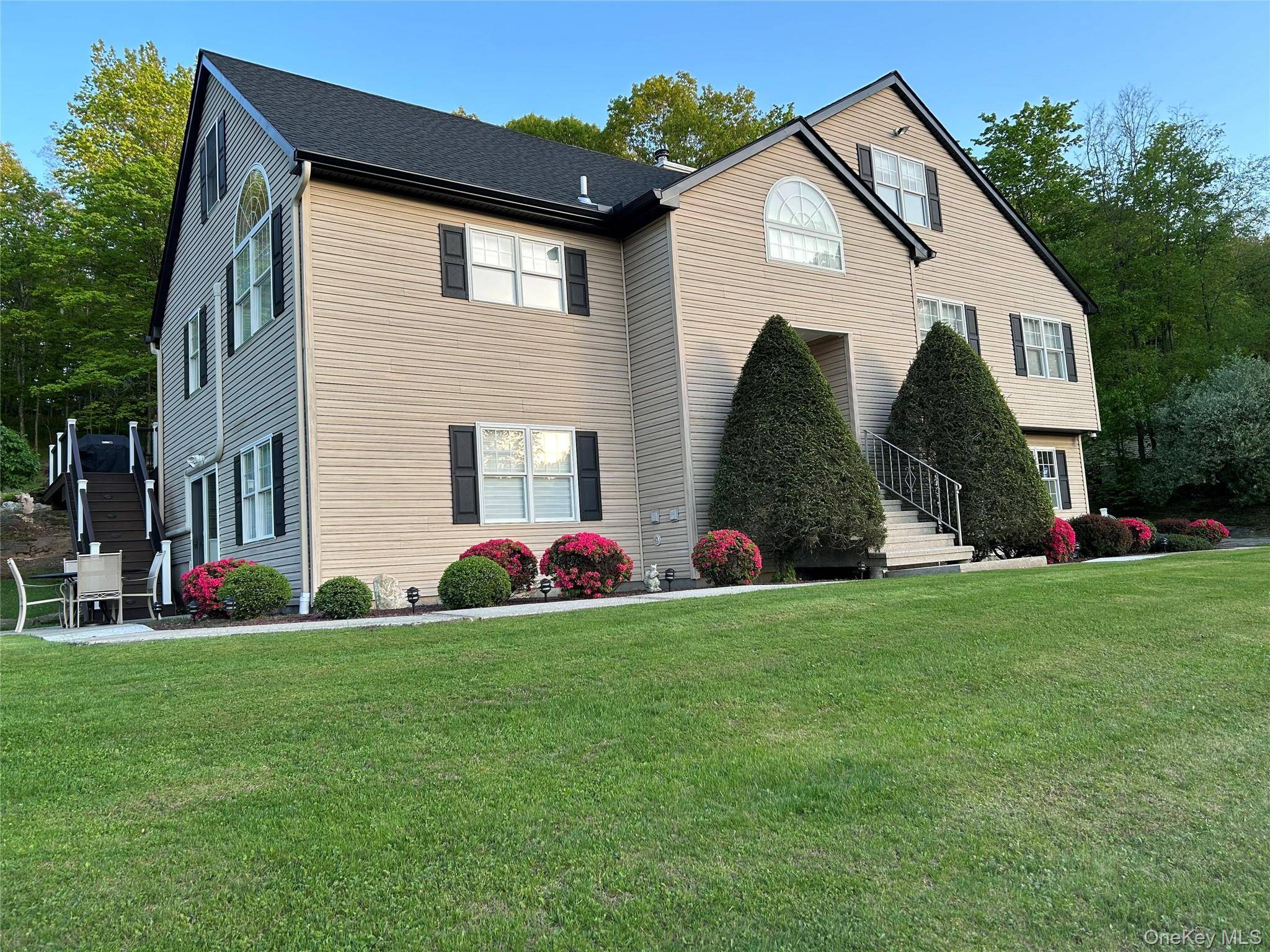 Casa com 3 Quartos à Venda em Mahopac - Nova Iorque - EUA - 2