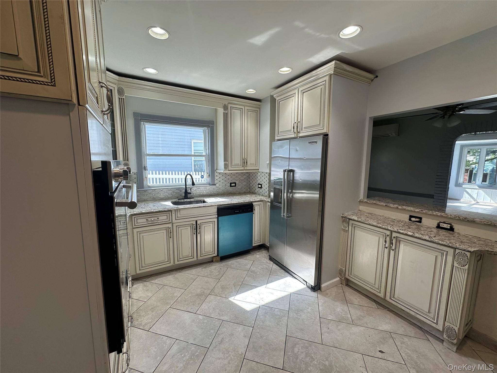 3 Bedroom Home for Sale in Maspeth - New York - USA - 5
