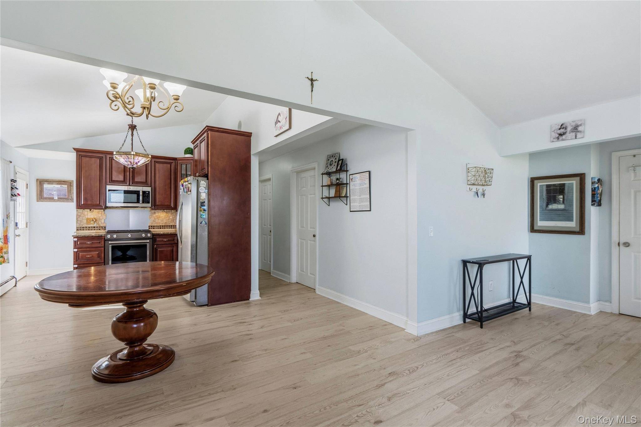 3 Bedroom Home for Sale in Mastic Beach - New York - USA - 7