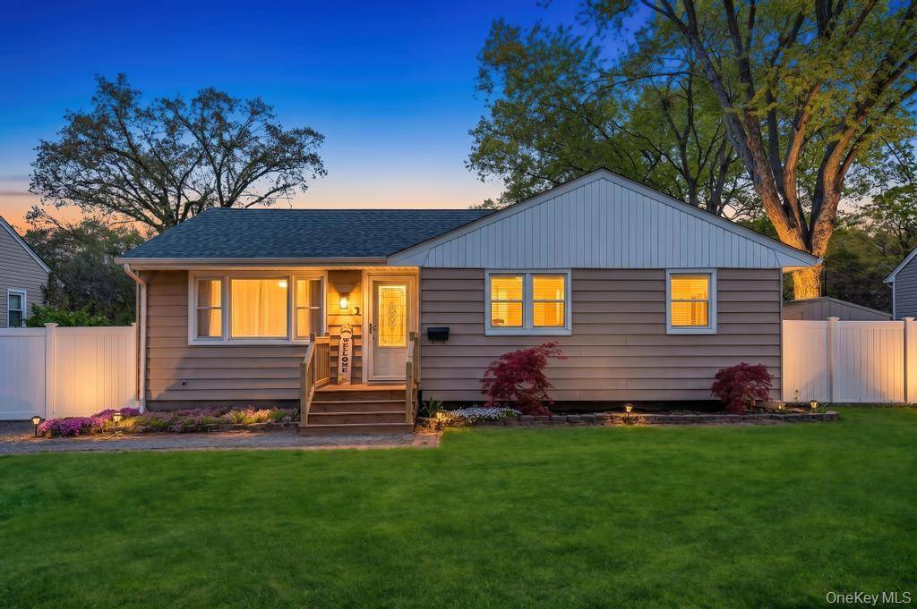 3 Bedroom Home for Sale in Mastic - New York - USA - 2