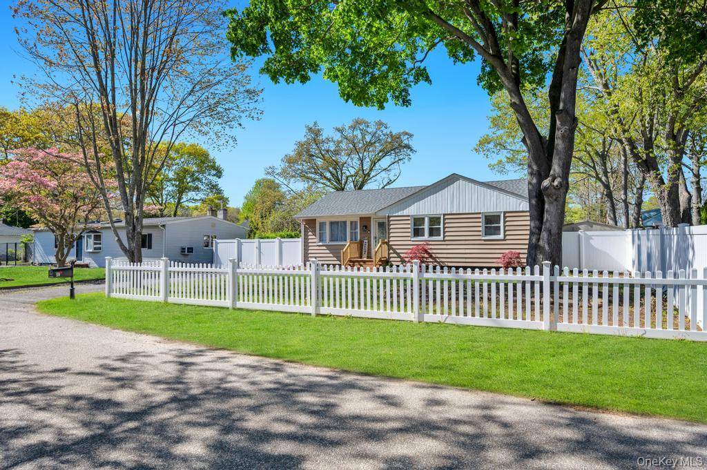 3 Bedroom Home for Sale in Mastic - New York - USA - 4
