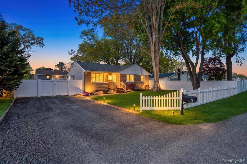 3 Bedroom Home for Sale in Mastic - New York - USA - 5