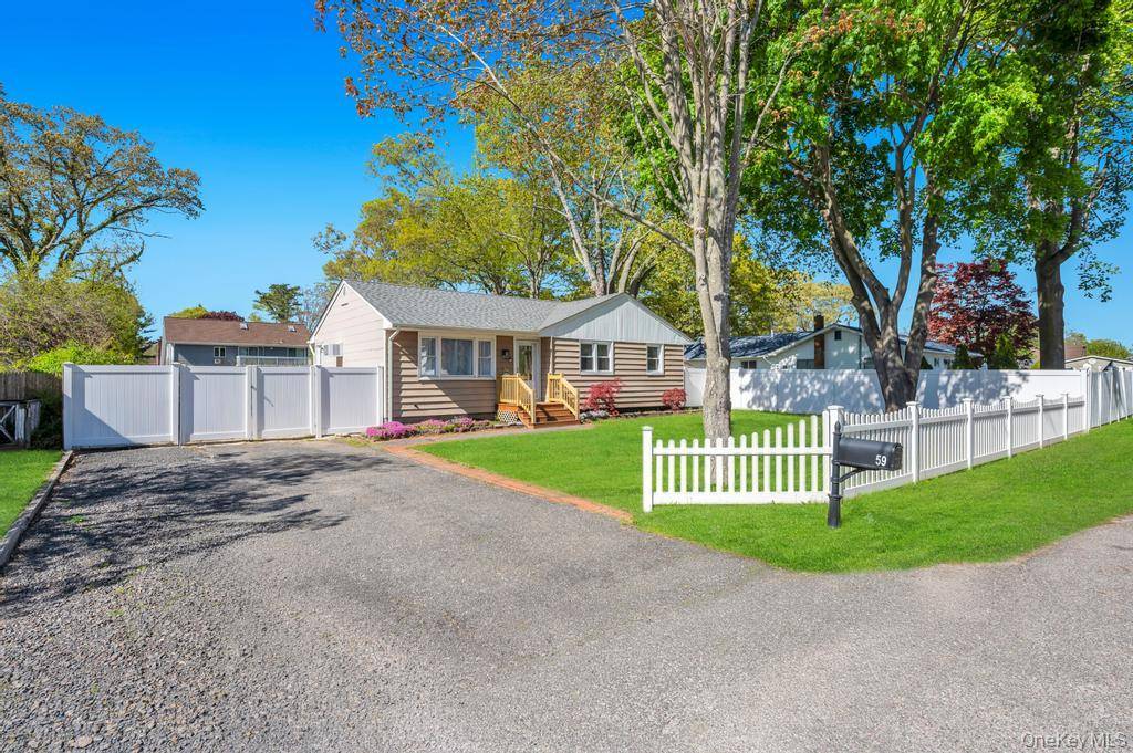 3 Bedroom Home for Sale in Mastic - New York - USA - 6
