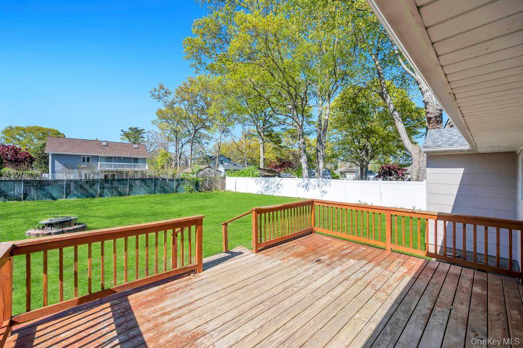 3 Bedroom Home for Sale in Mastic - New York - USA - 7
