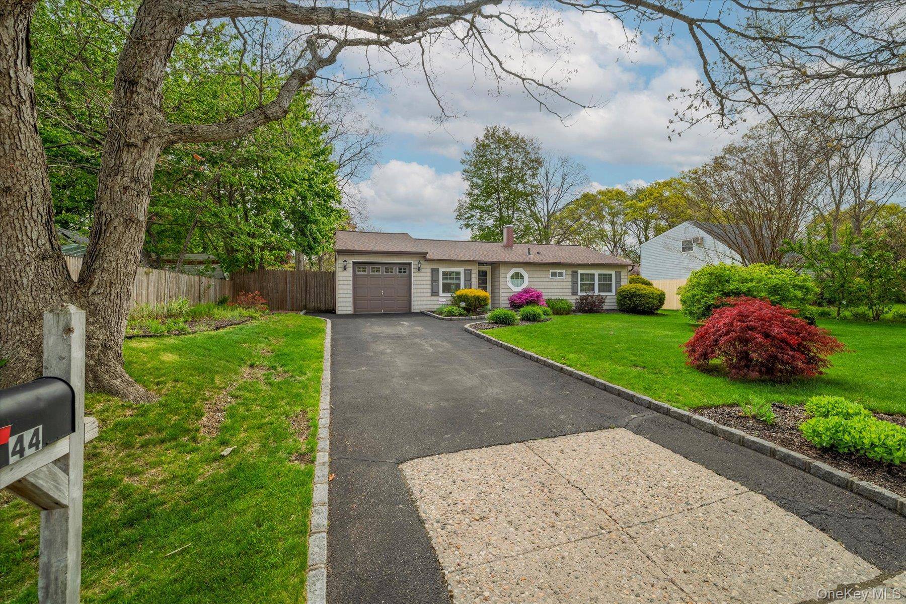 Casa com 3 Quartos à Venda em Medford - Nova Iorque - EUA - 2