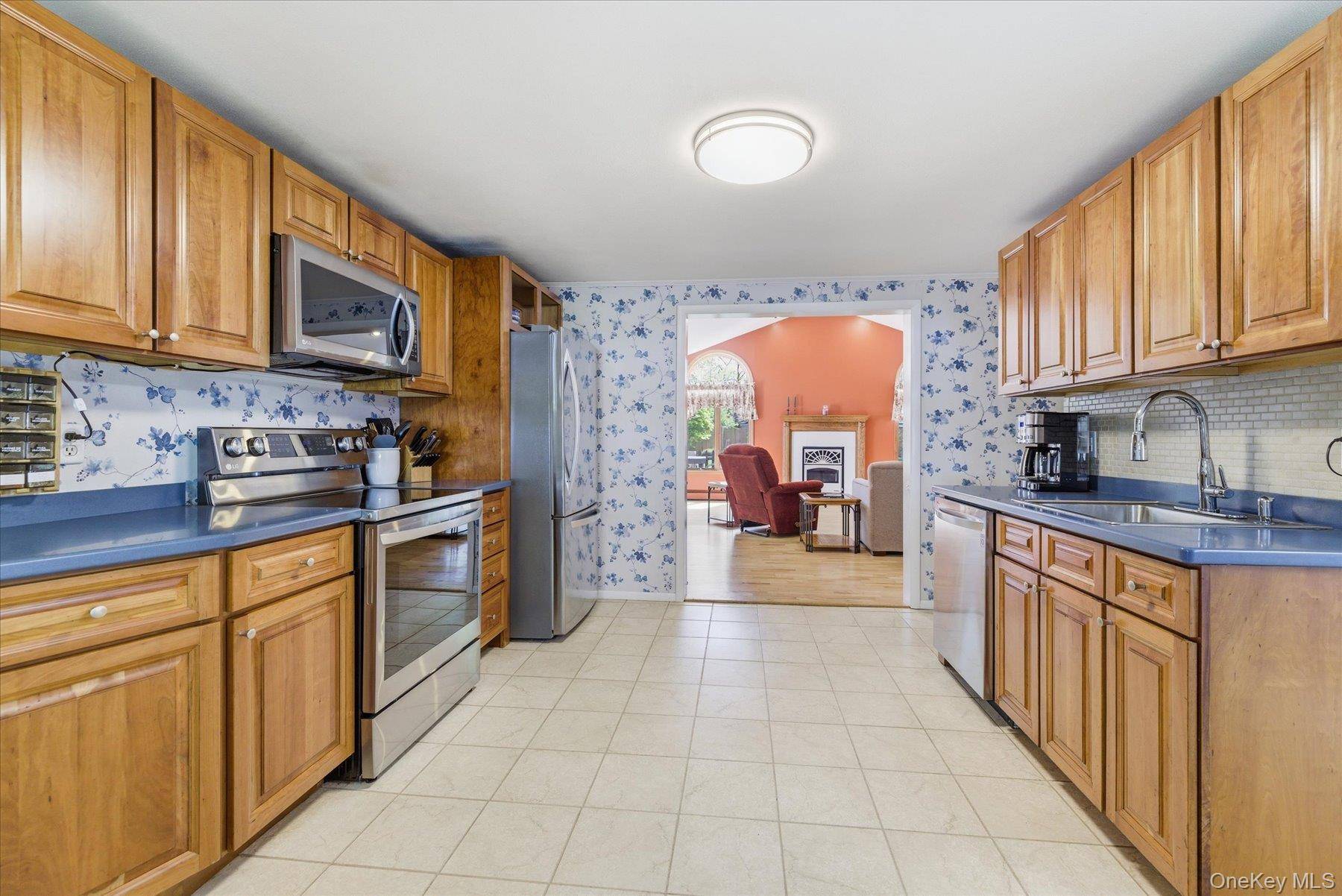 Casa com 3 Quartos à Venda em Medford - Nova Iorque - EUA - 4
