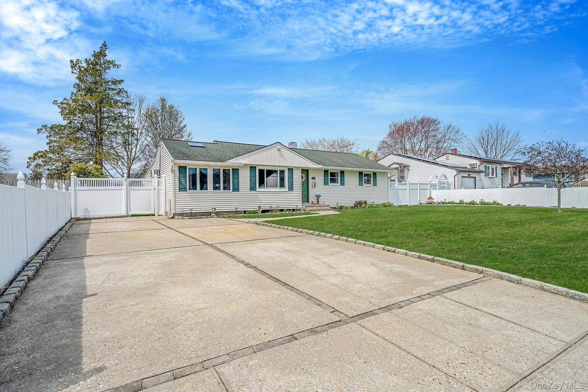 Casa com 3 Quartos à Venda em Medford - Nova Iorque - EUA - 3