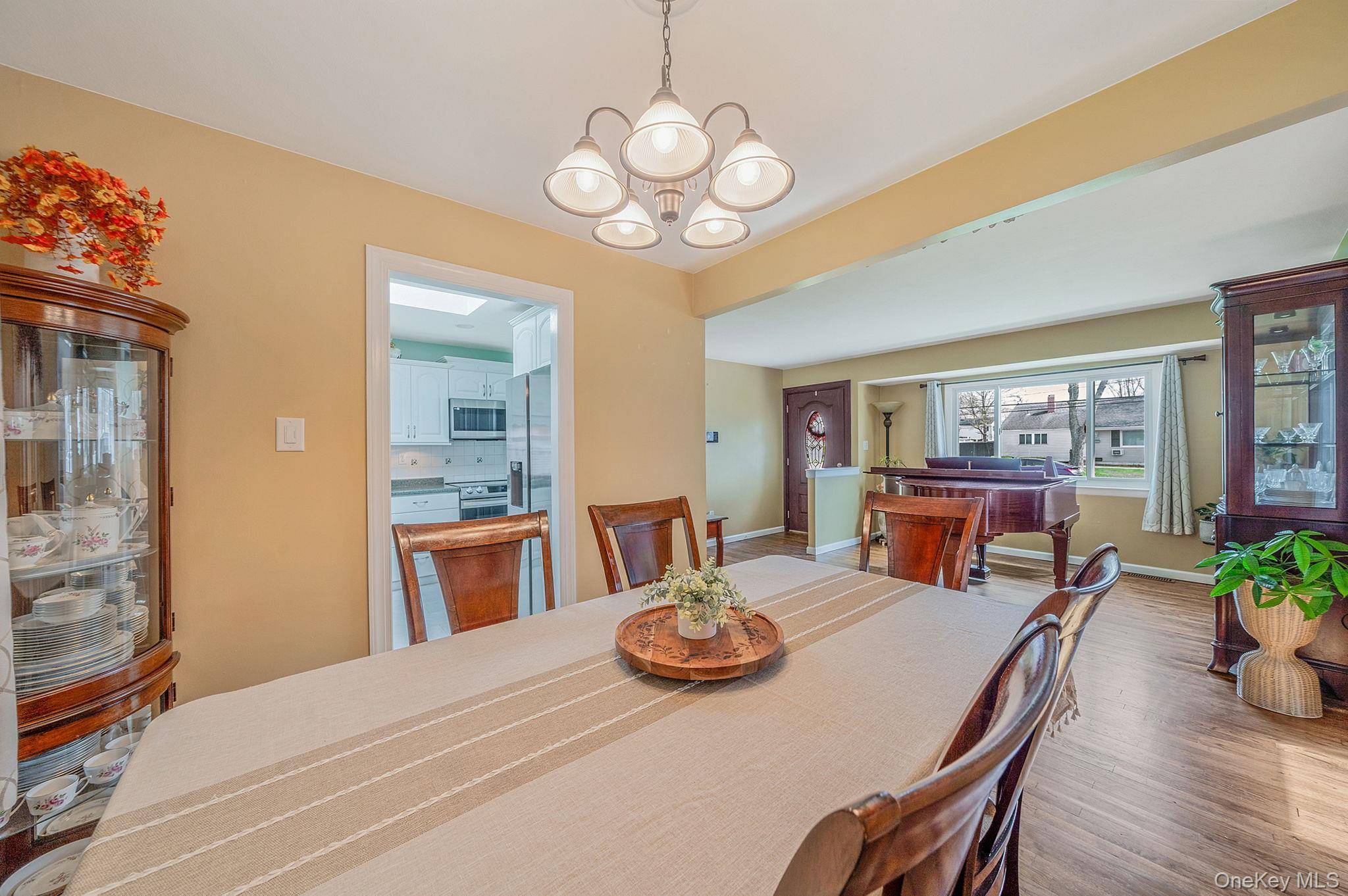 Casa com 3 Quartos à Venda em Medford - Nova Iorque - EUA - 6