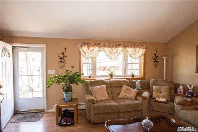3 Bedroom Home for Sale in Medford - New York - USA - 4