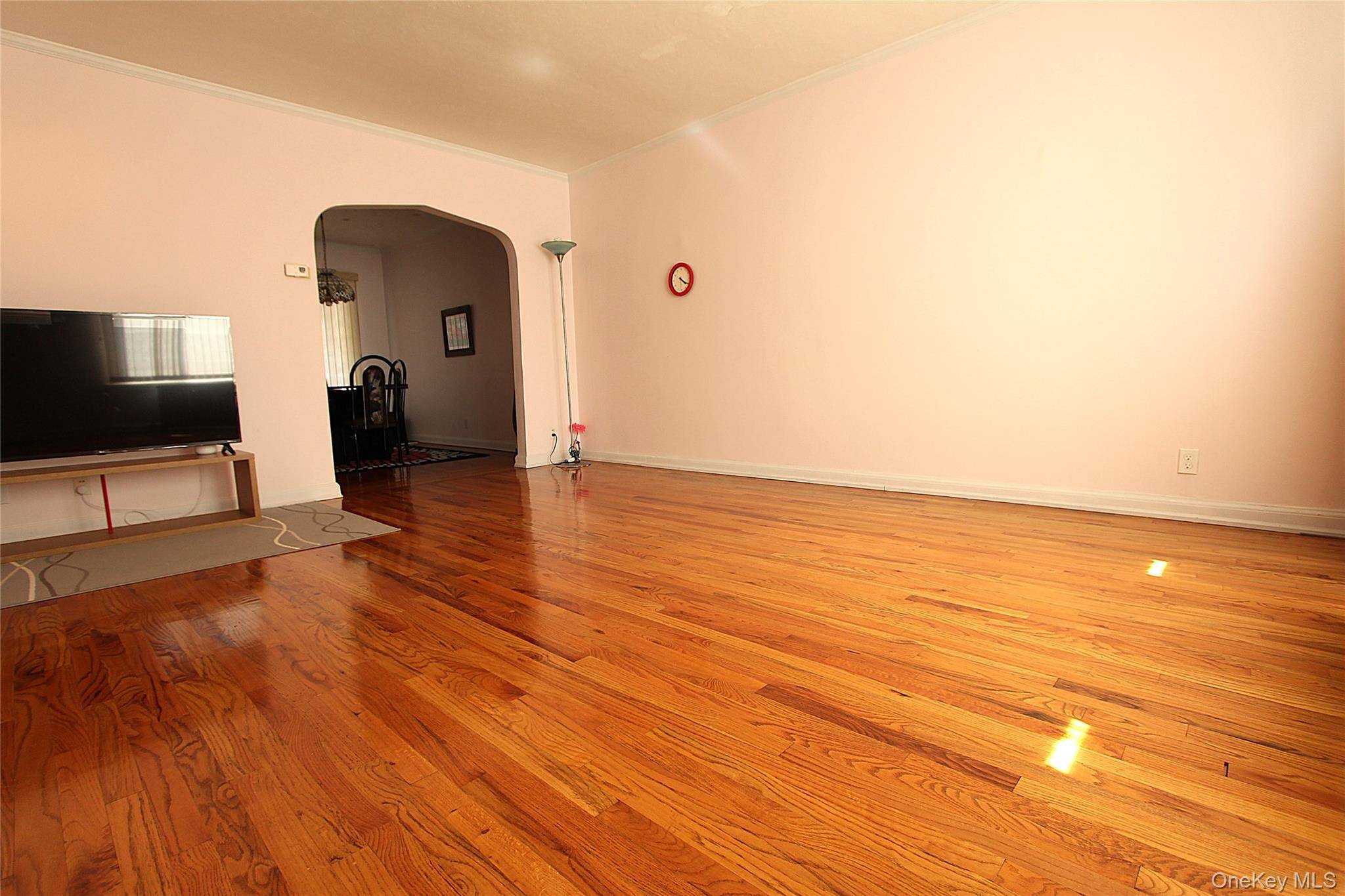 Casa de 3 Dormitorios en Venta en Middle Village - Nueva York - EE. UU. - 3