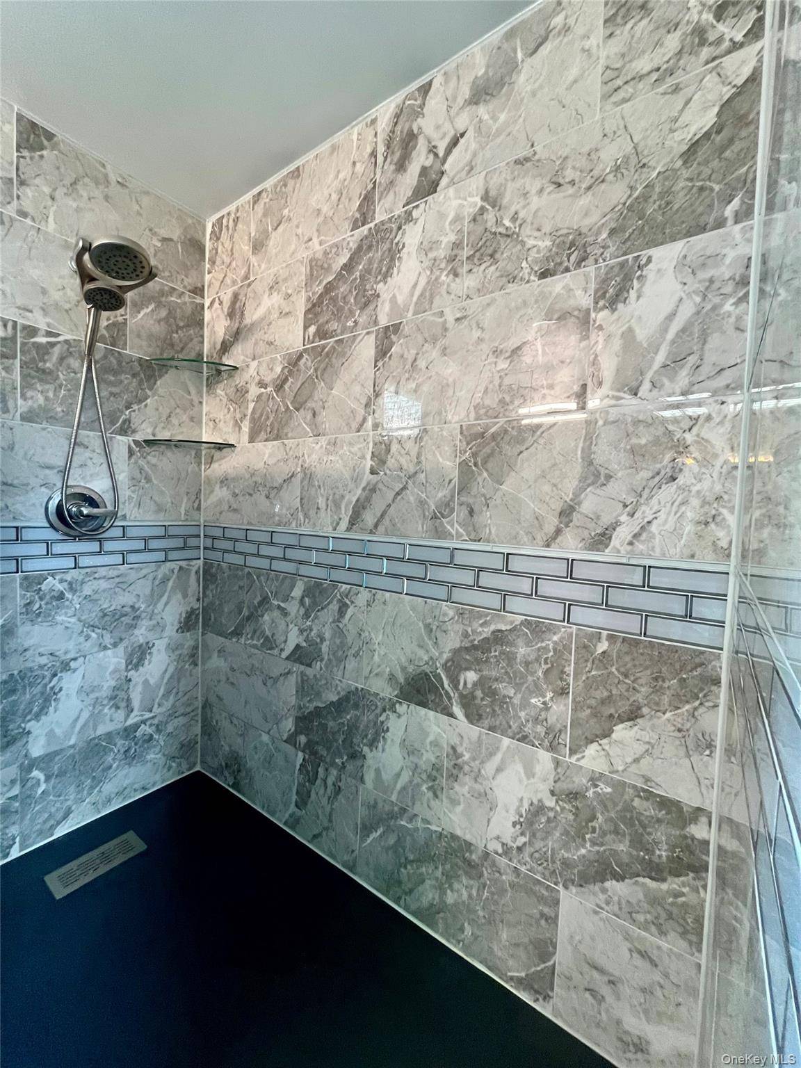 3 Bedroom Home for Sale in Middletown - New York - USA - 7