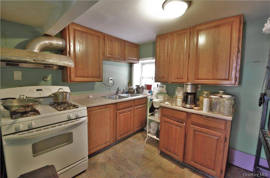 3 Bedroom Home for Sale in Middletown - New York - USA - 8