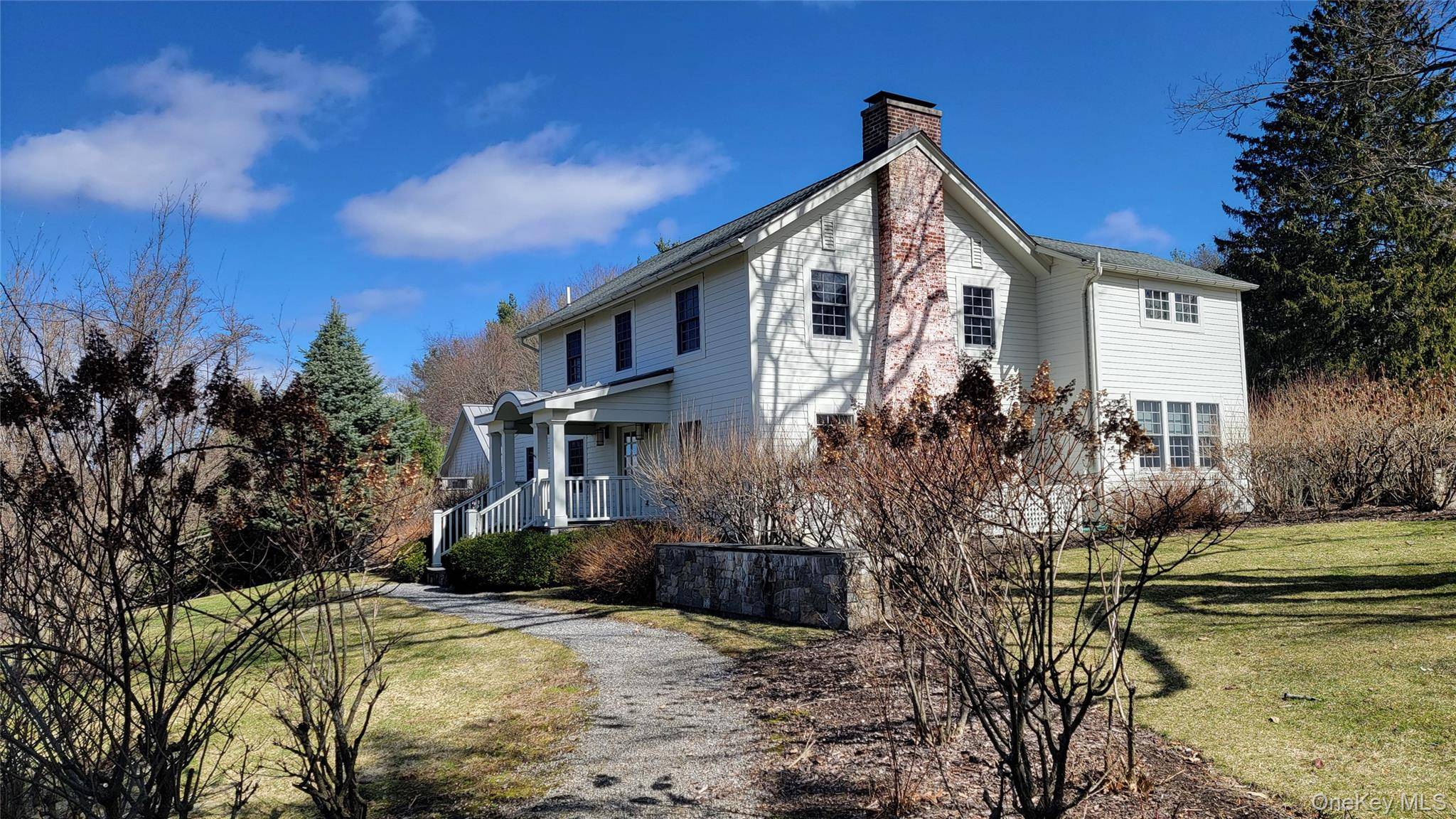 Casa de 3 Dormitorios en Venta en Millbrook - Nueva York - EE. UU. - 2