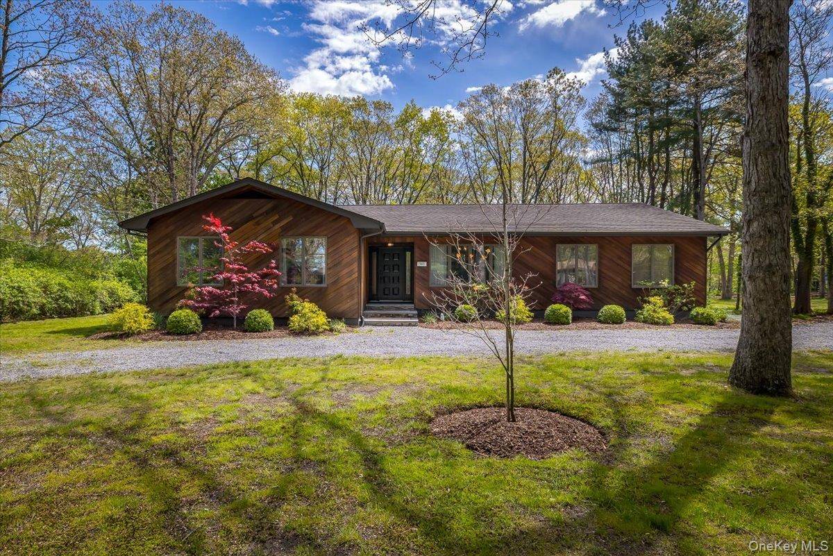 3 Bedroom Home for Sale in Miller Place - New York - USA - 1