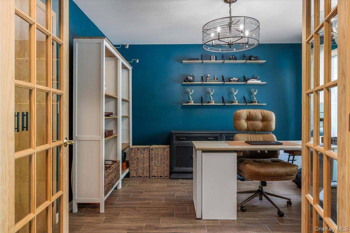 3 Bedroom Home for Sale in Miller Place - New York - USA - 4