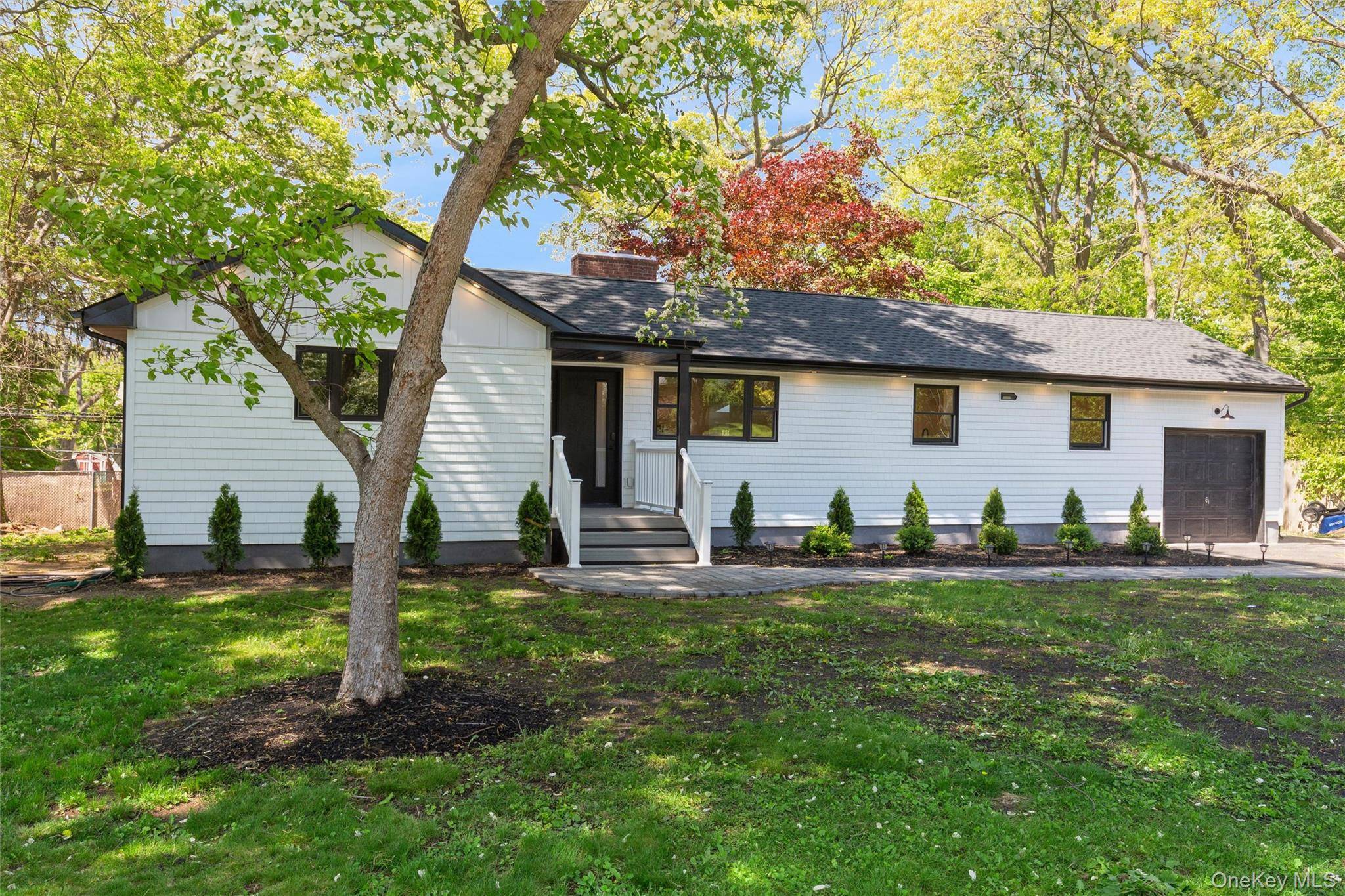 3 Bedroom Home for Sale in Miller Place - New York - USA - 1