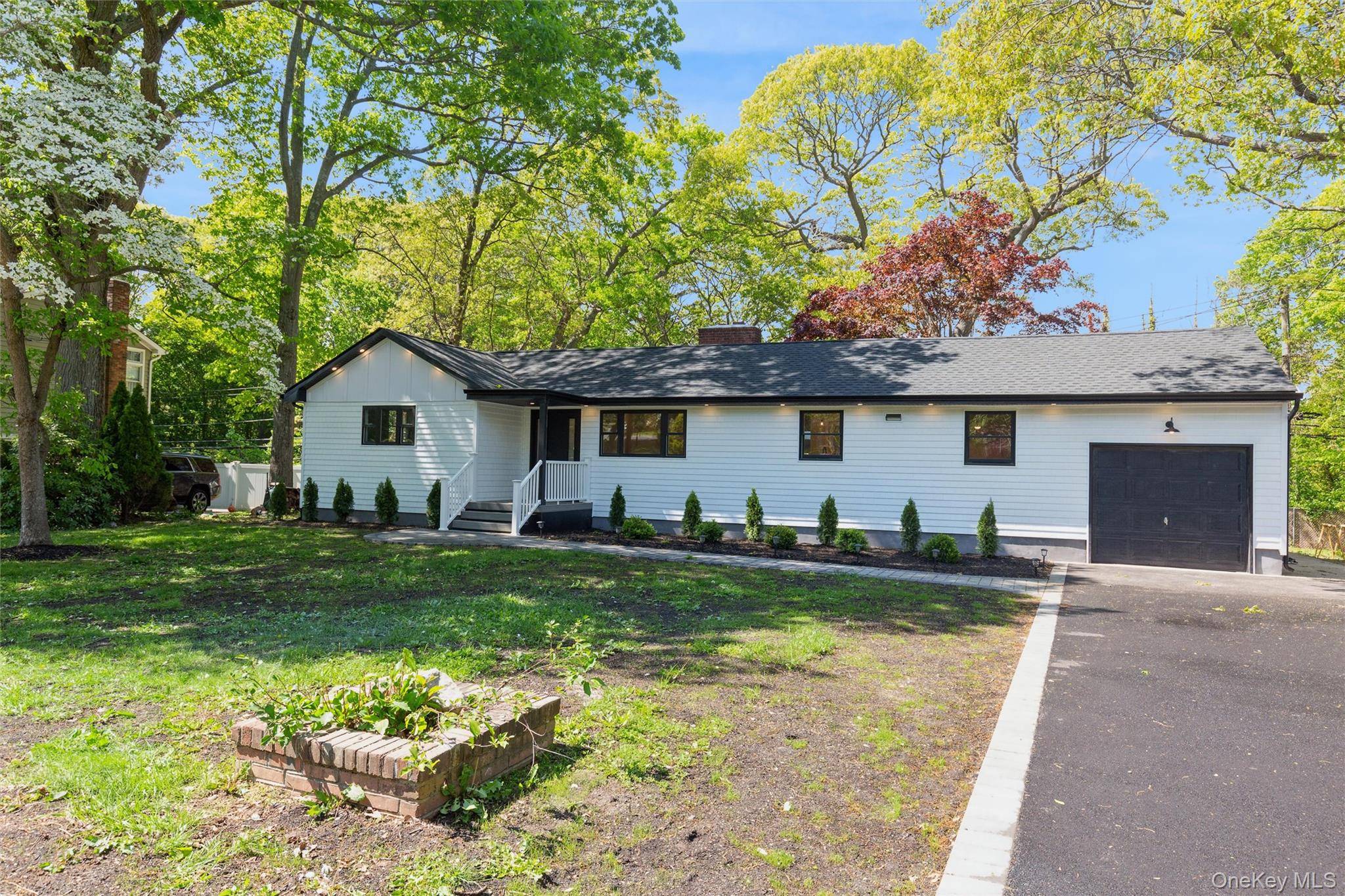 3 Bedroom Home for Sale in Miller Place - New York - USA - 2