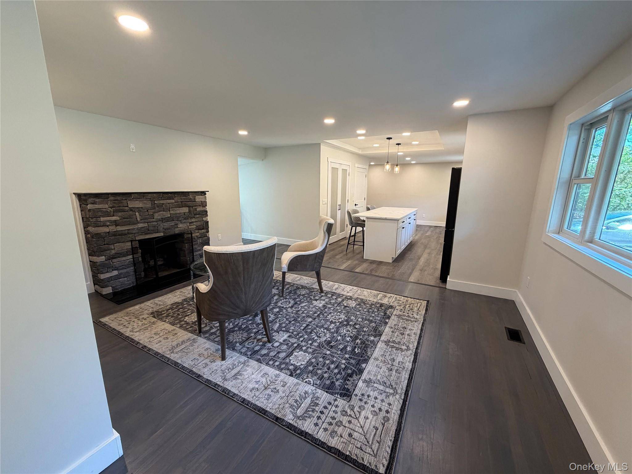 3 Bedroom Home for Sale in Miller Place - New York - USA - 4
