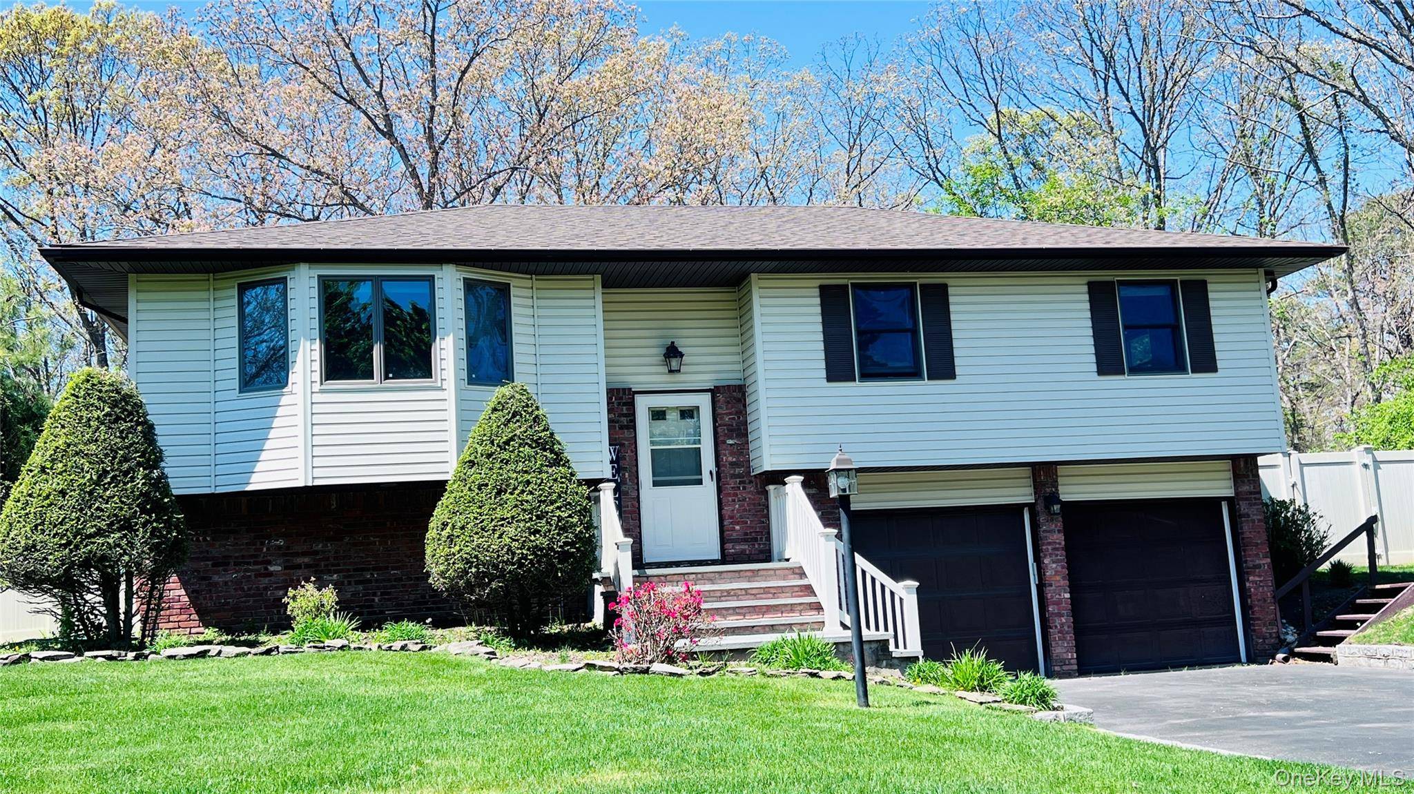 Casa de 3 Dormitorios en Venta en Miller Place - Nueva York - EE. UU. - 2