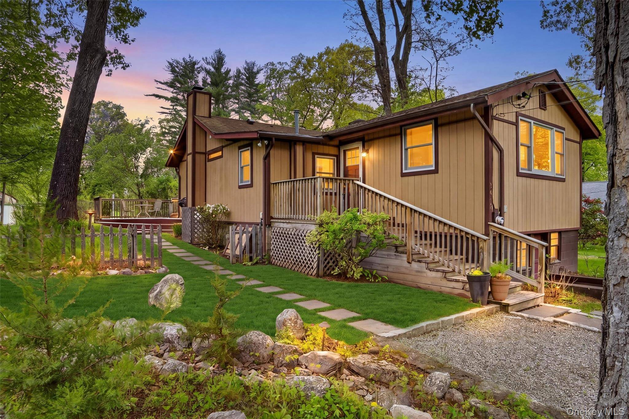 Casa com 3 Quartos à Venda em Mohegan Lake - Nova Iorque - EUA - 1