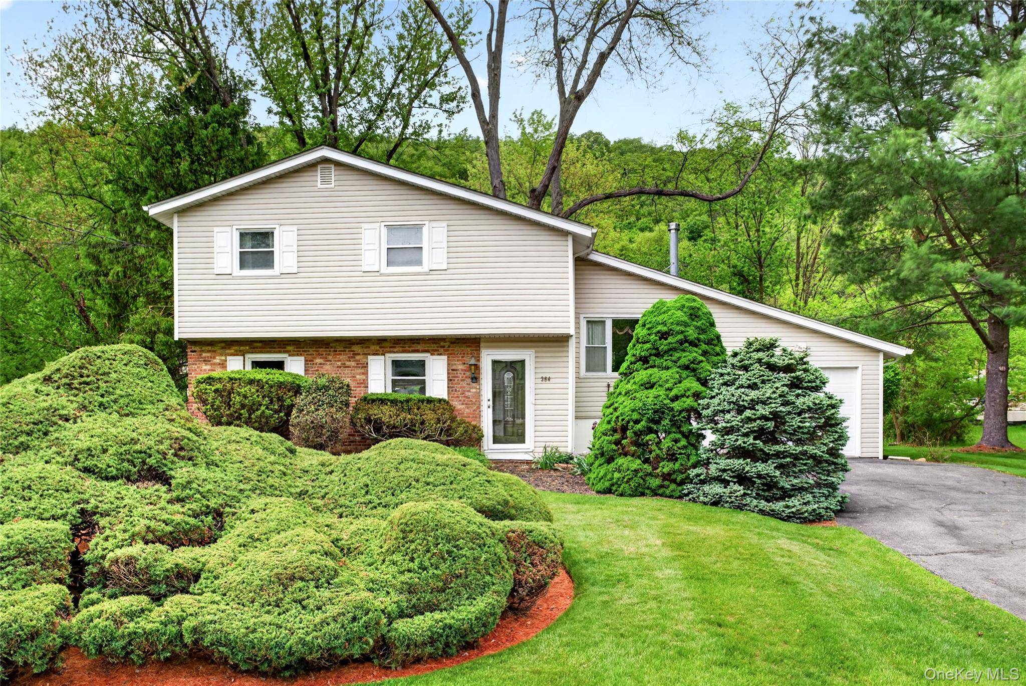 Casa de 3 Dormitorios en Venta en Monroe - Nueva York - EE. UU. - 1