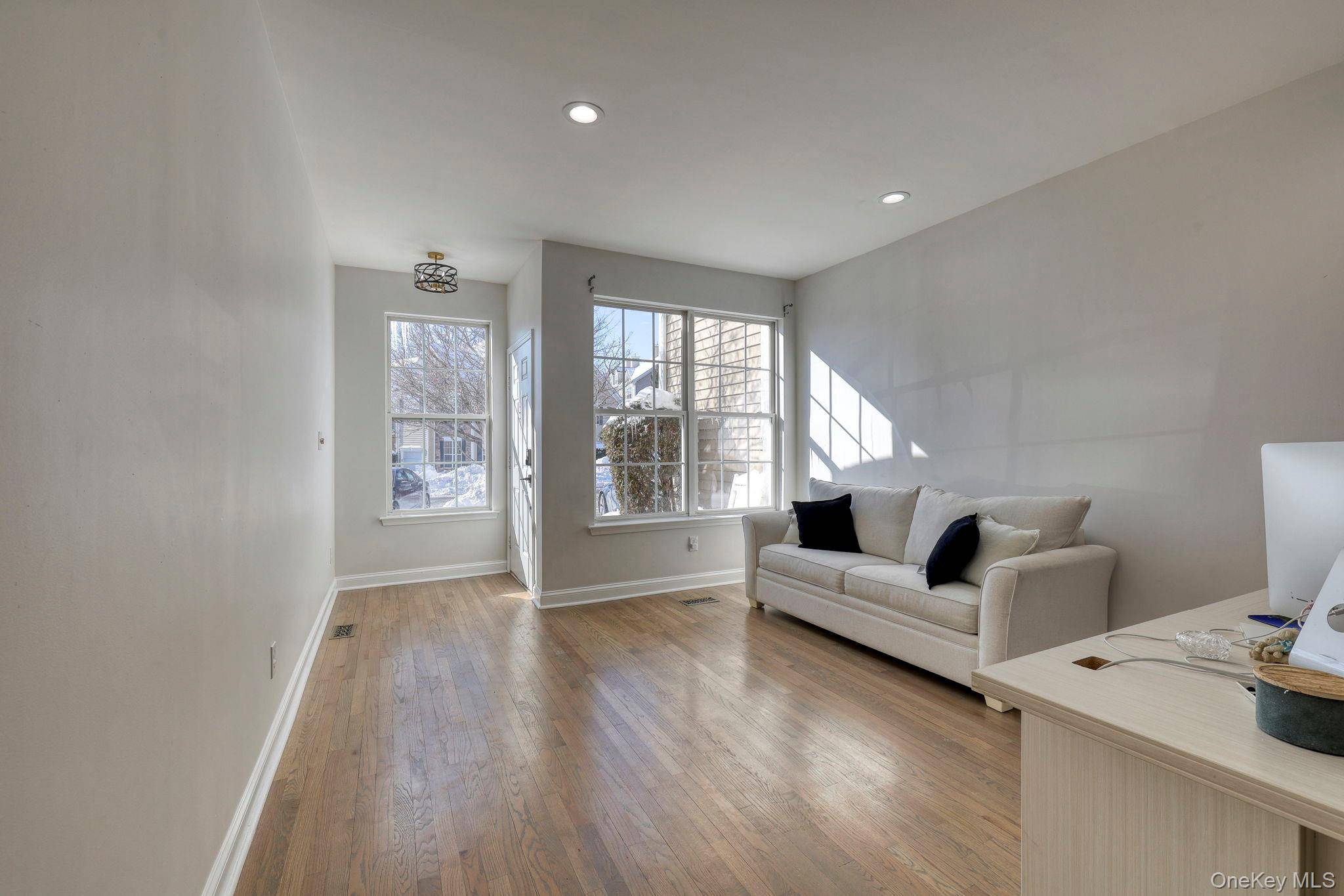 Casa de 3 Dormitorios en Venta en Monroe - Nueva York - EE. UU. - 2