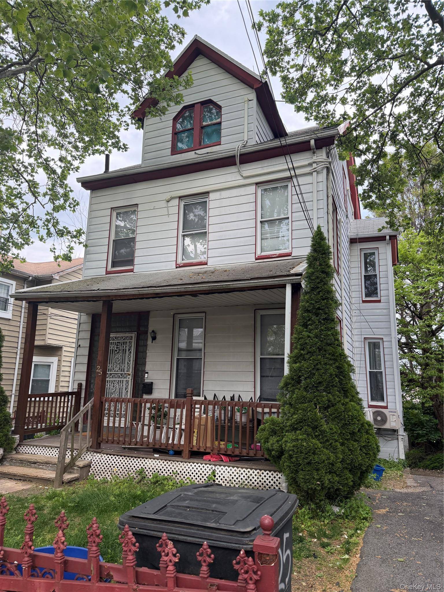 Casa com 3 Quartos à Venda em Mount Vernon - Nova Iorque - EUA - 1