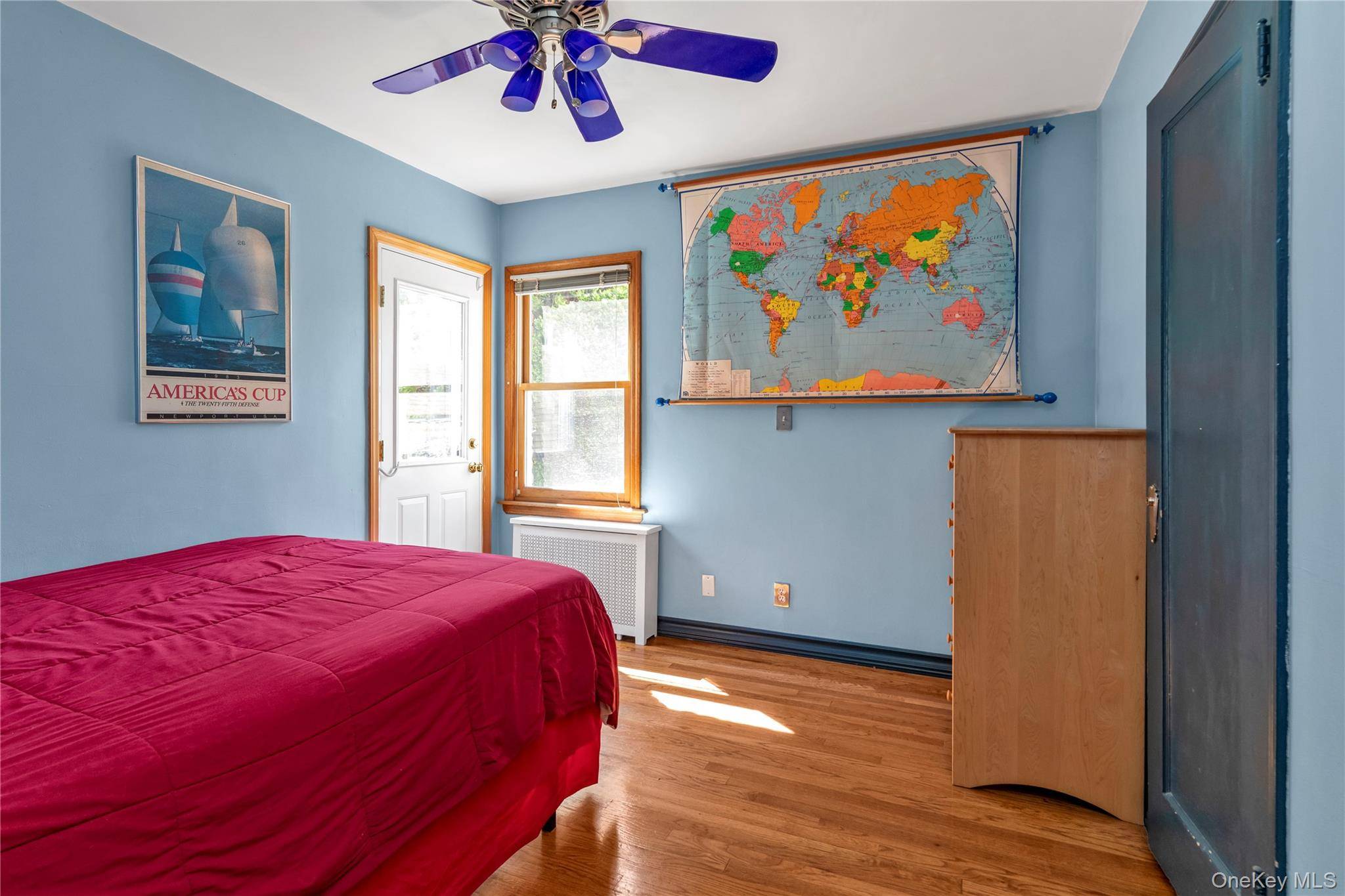 3 Bedroom Home for Sale in New Hyde Park - New York - USA - 8