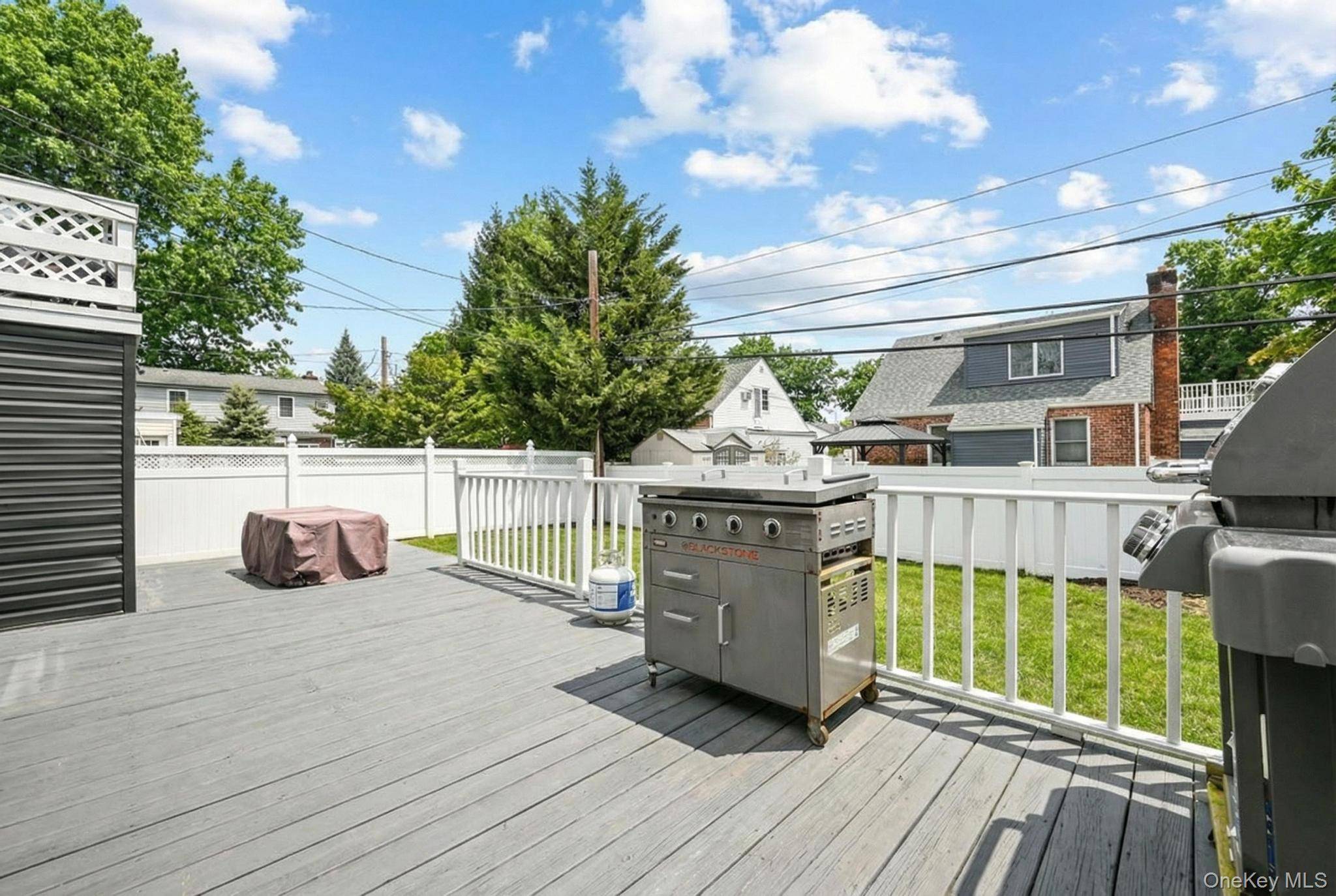 Casa de 3 Dormitorios en Venta en New Hyde Park - Nueva York - EE. UU. - 8