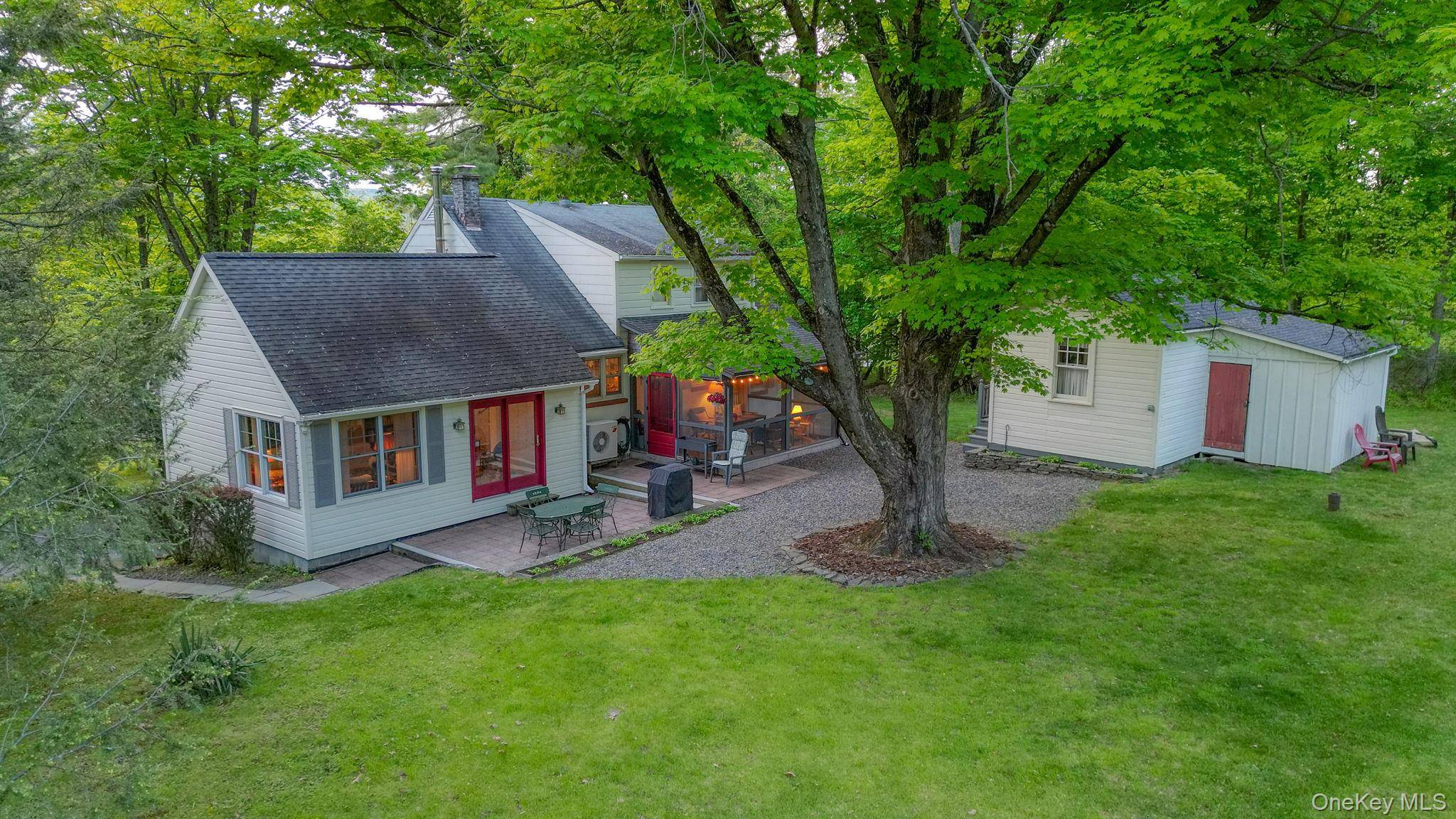 Casa de 3 Dormitorios en Venta en New Paltz - Nueva York - EE. UU. - 1