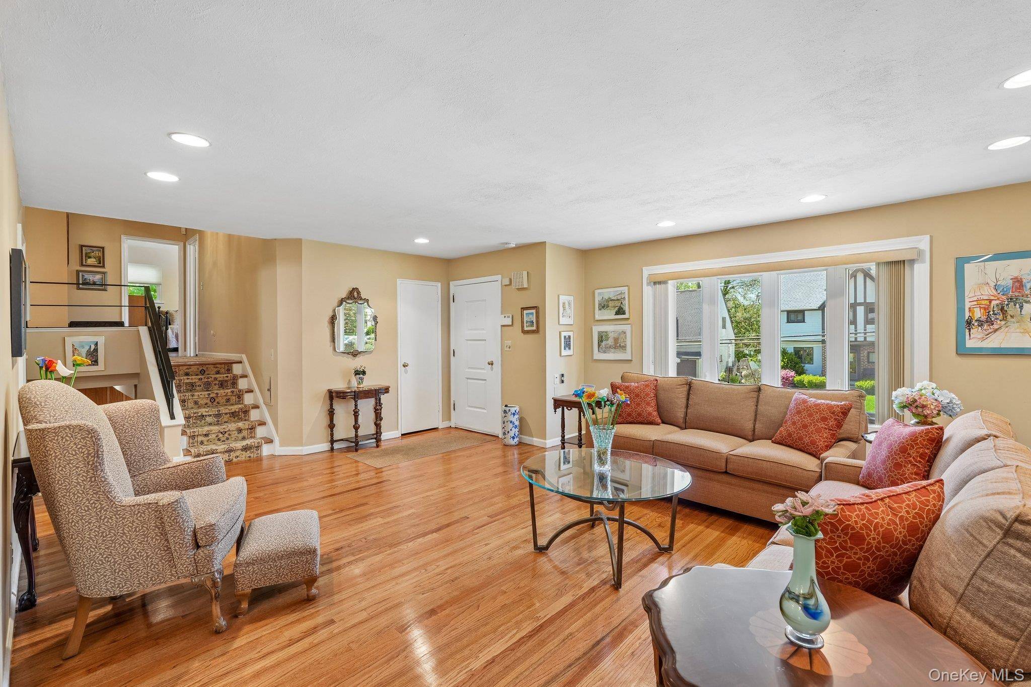 Casa de 3 Dormitorios en Venta en New Rochelle - Nueva York - EE. UU. - 2